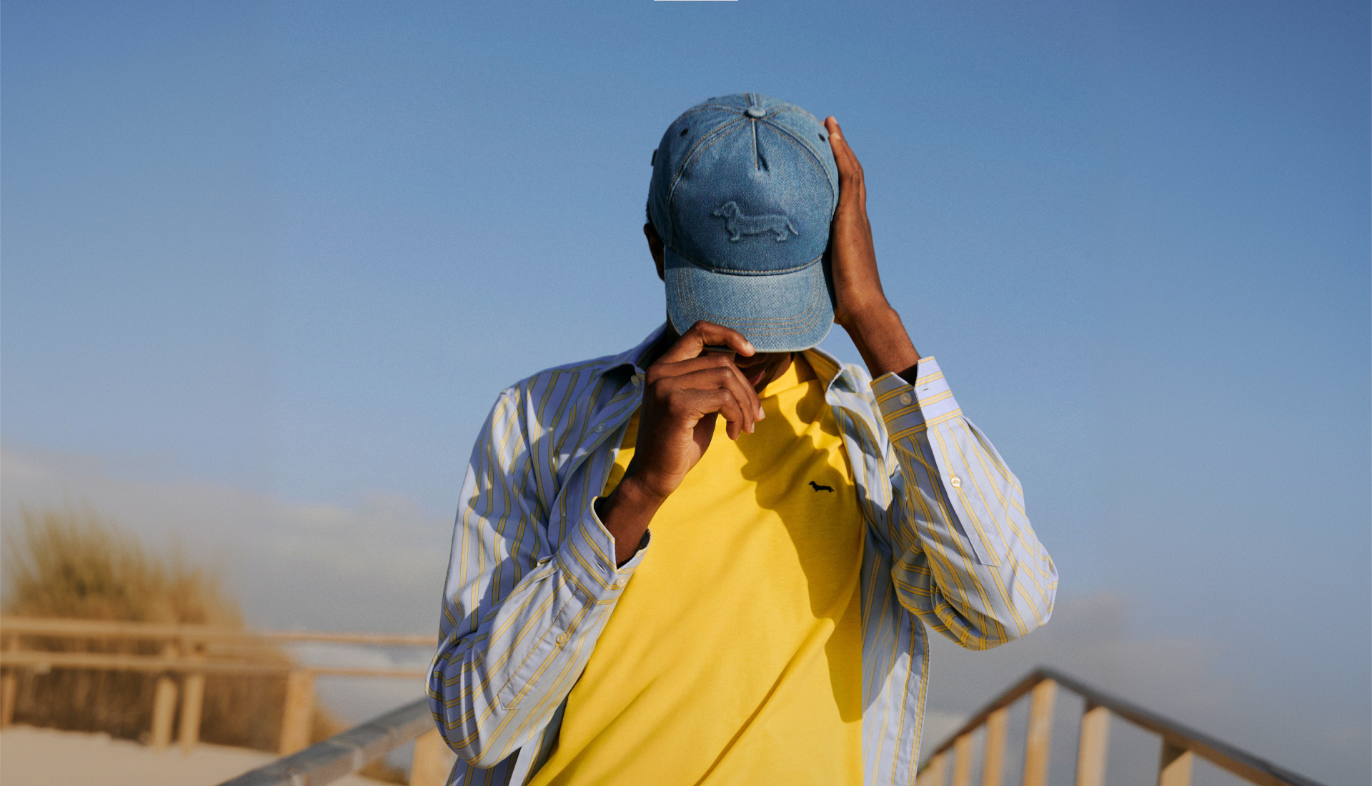 Immagine di collezione fw25 con copy che comunica i saldi pubblici