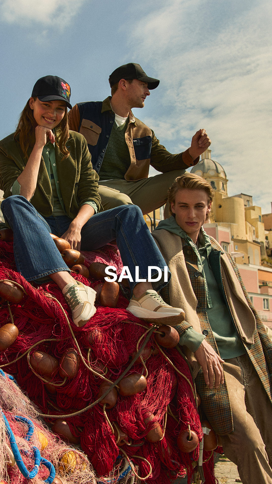 Immagine di collezione fw25 con copy che comunica i saldi pubblici