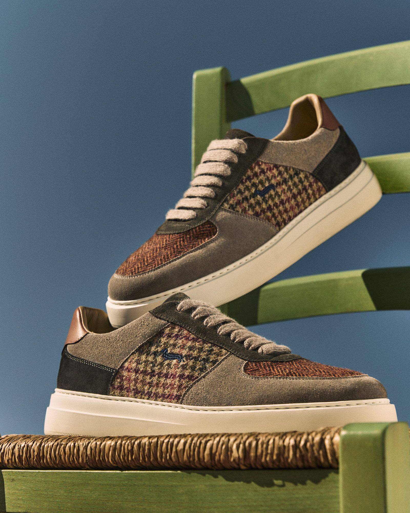 Sneakers with mixed textures houndstooth pattern and brown details