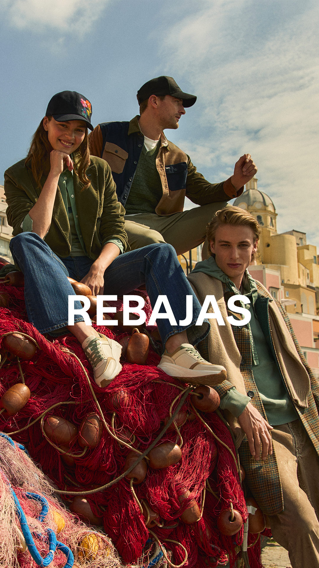 Imagen de la colecci&oacute;n FW25 con un copy que comunica las rebajas p&uacute;blicas