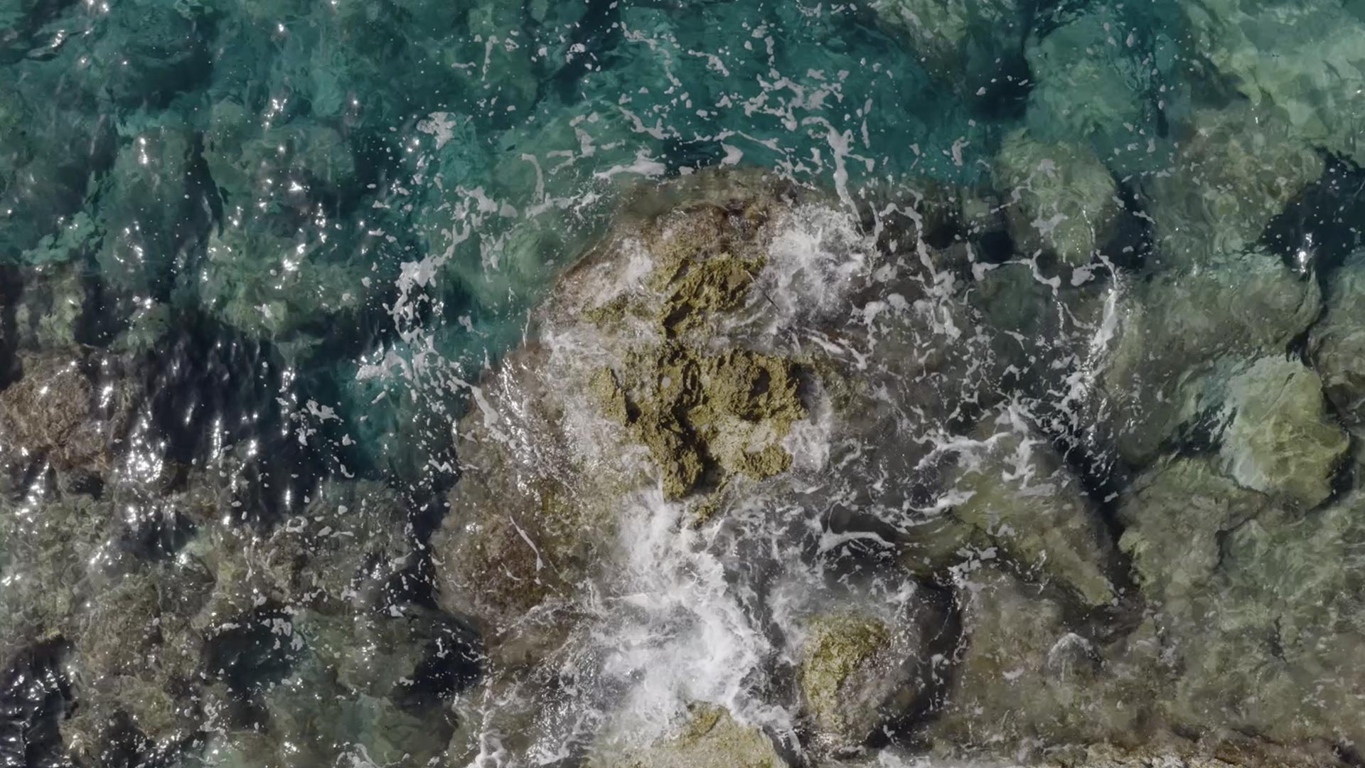 Rocks with clear sea water