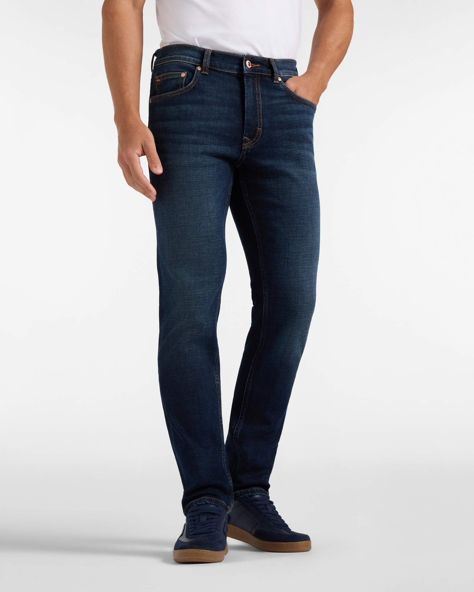 Men&rsquo;s narrow-fit dark blue denim five-pocket jeans