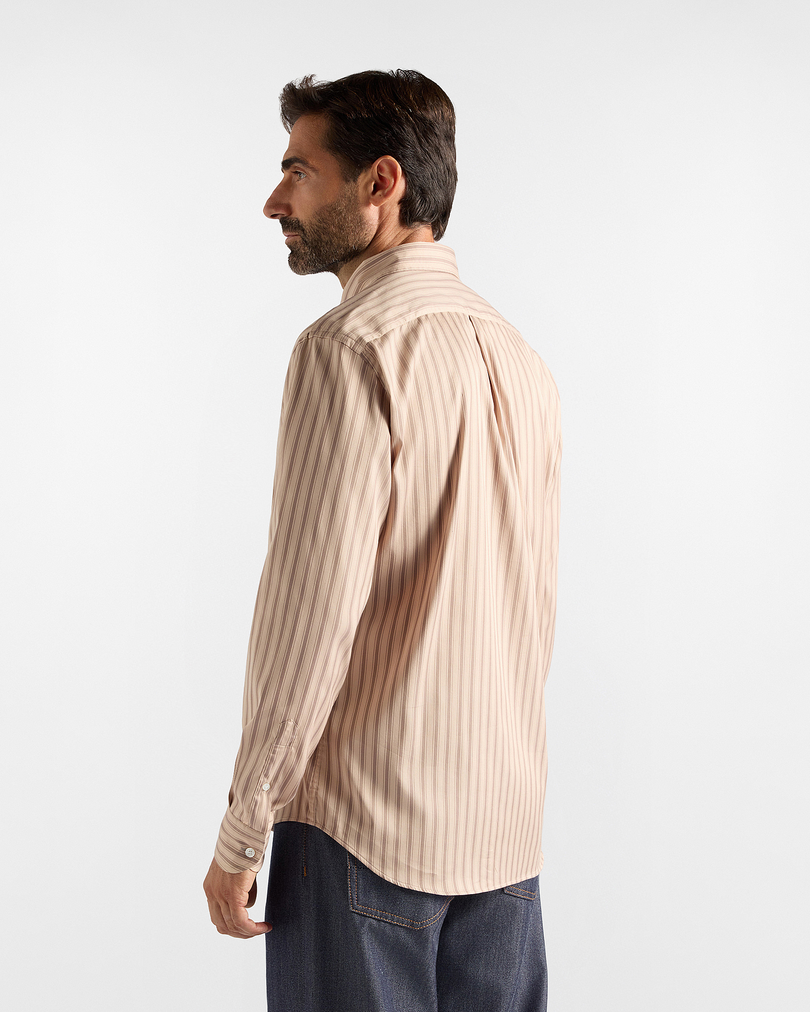 Camisa de hombre a rayas en sat&eacute;n el&aacute;stico de corte regular, MARR&Oacute;N CLARO, large