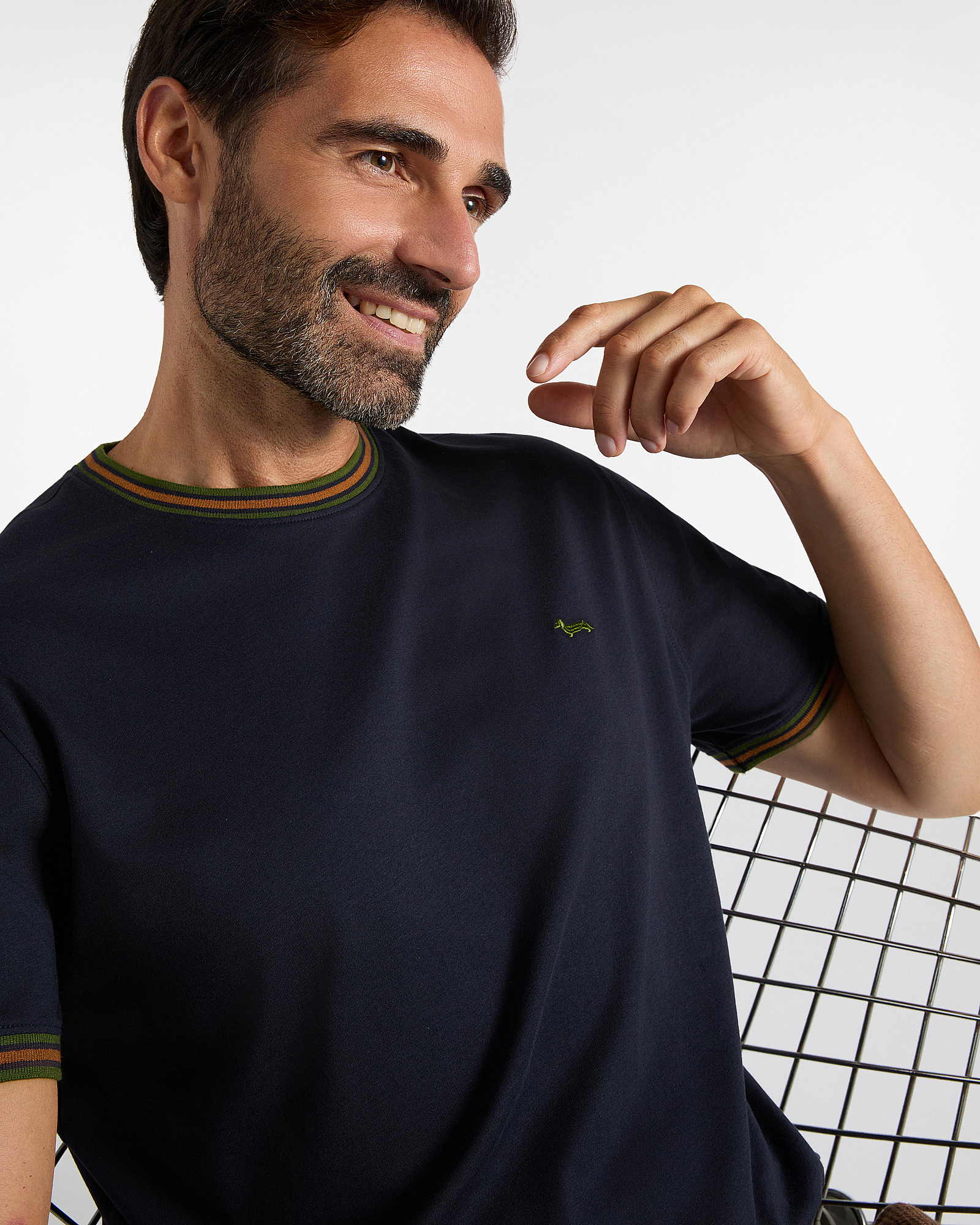 Camiseta de hombre con cuello redondo de canal&eacute; a rayas en 100 % puro algod&oacute;n corte regular, AZUL MARINO, large image number 2