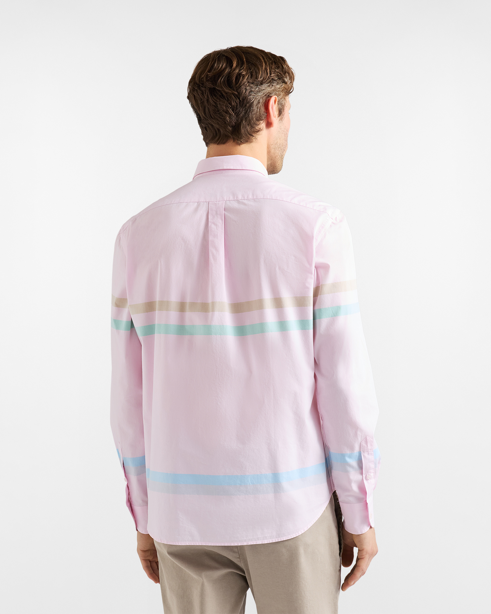 Camisa de hombre con rayas horizontales