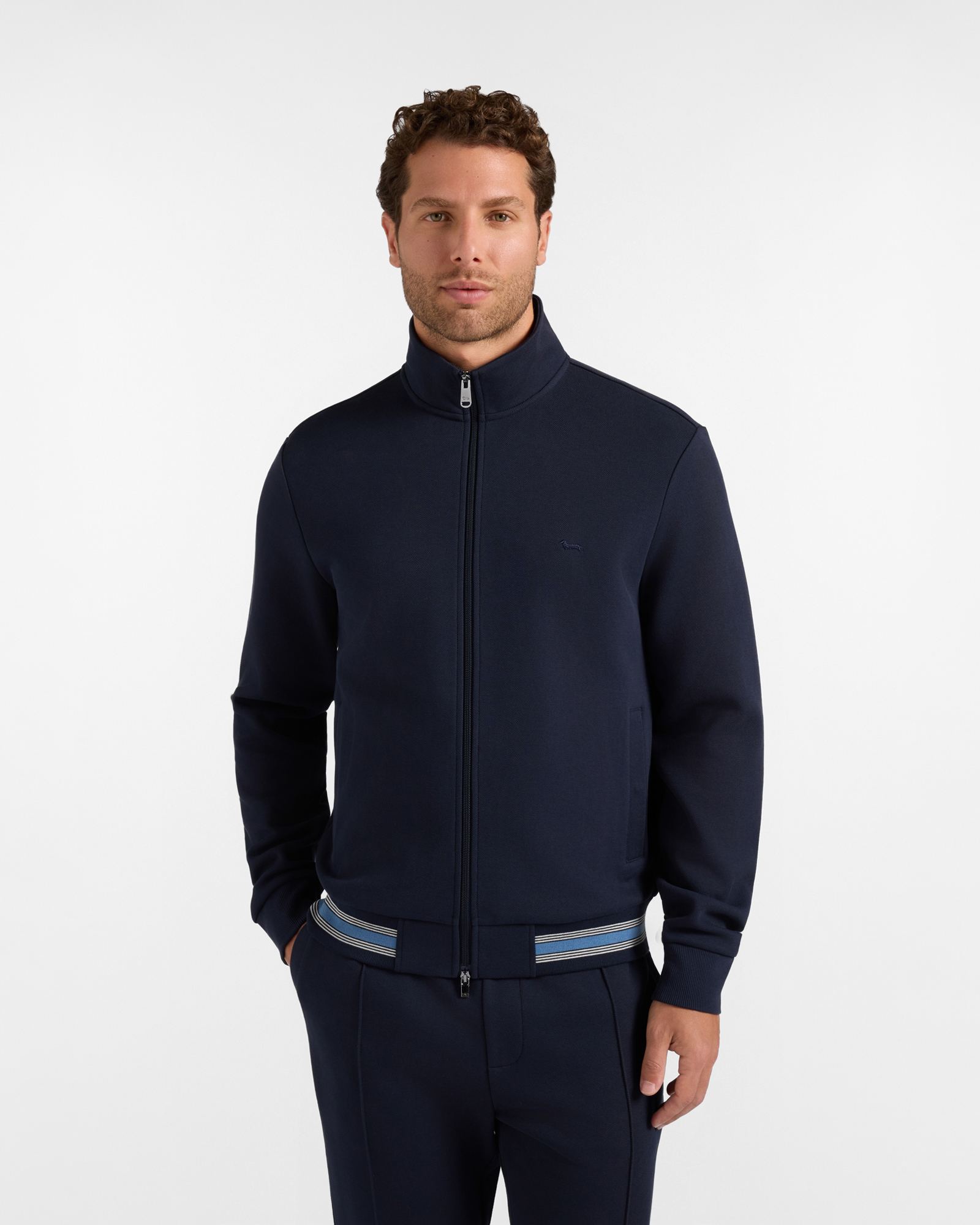 Sudadera para hombre con cremallera completa en piqu&eacute; azul con acabado de rayas