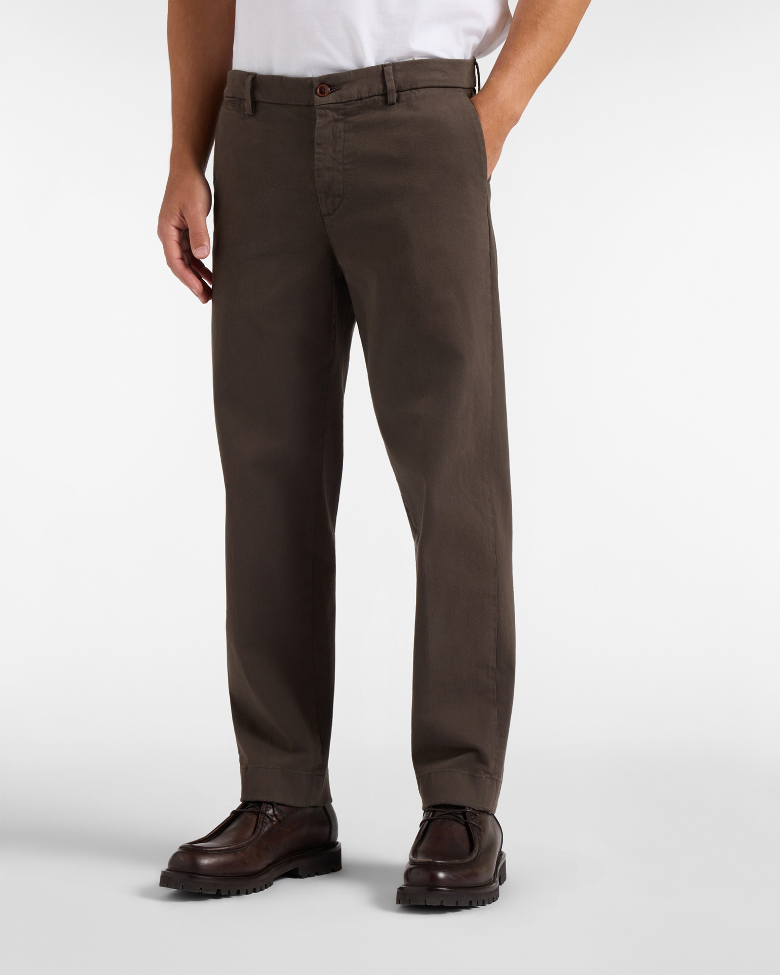 Men&rsquo;s Loose-Fit Dark Brown Chino Trousers