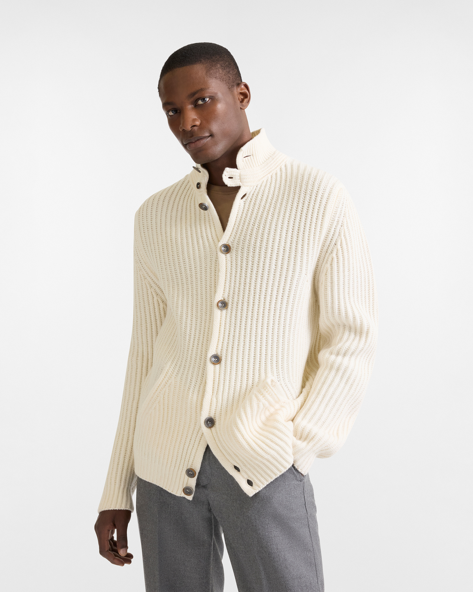 Cardigan en Punto Inglés con Efecto 3D