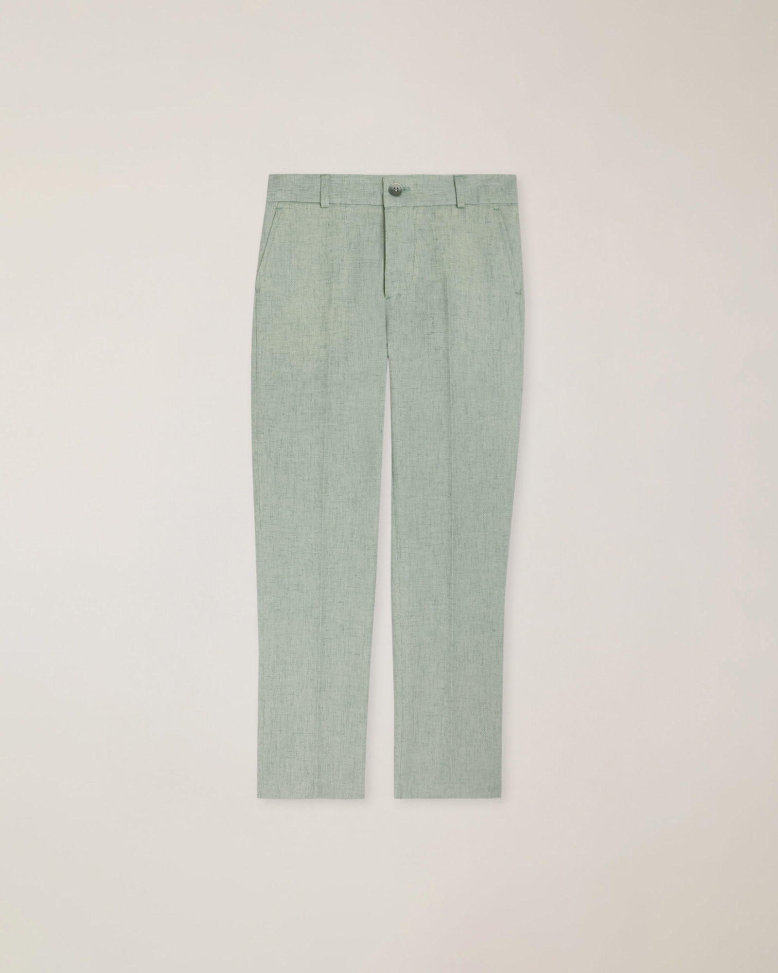 Pantal&oacute;n con bolsillos tipo americano y logotipo bordado.