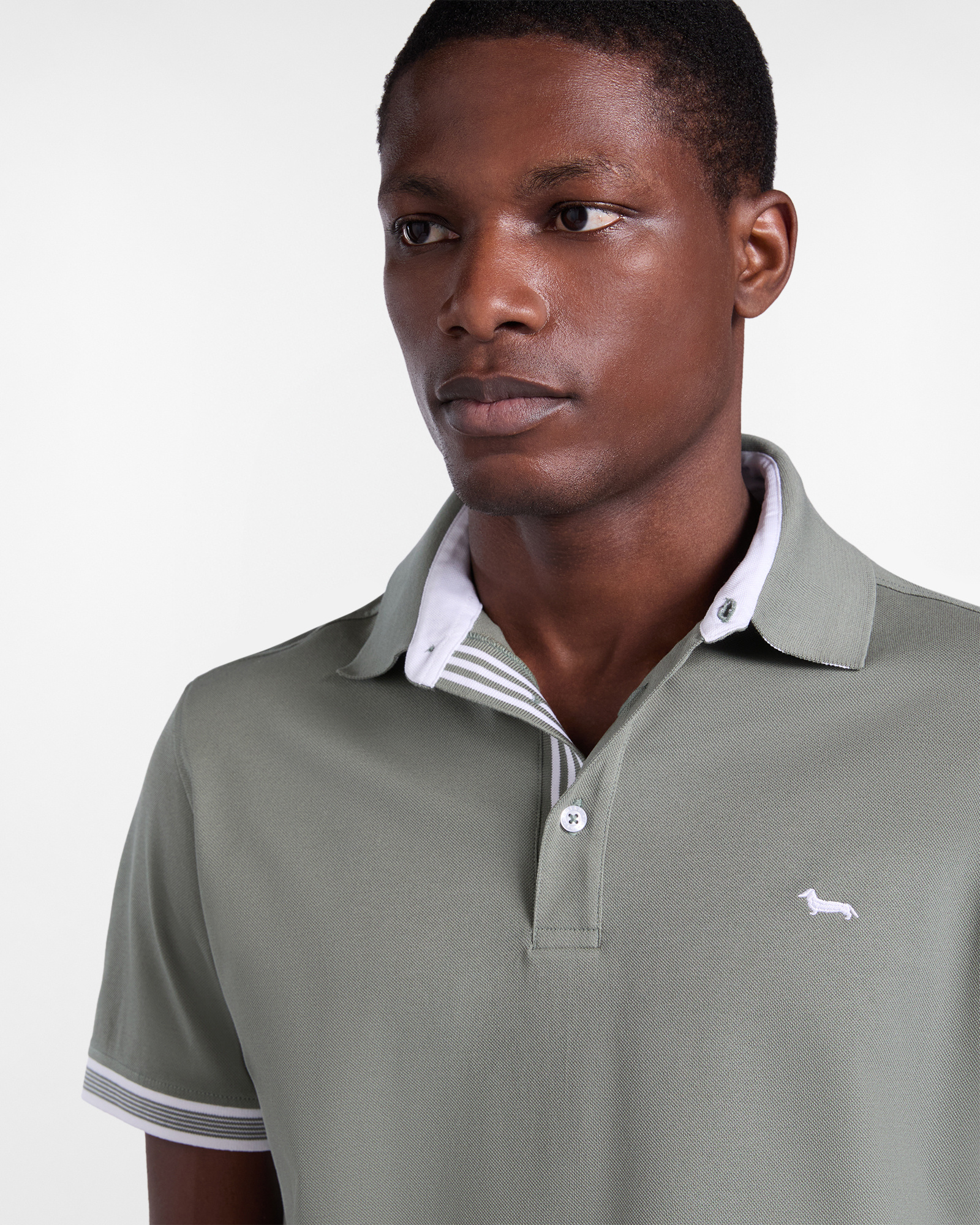 Polo para hombre con ribetes a rayas en piqu&eacute;, Verde, large image number 2