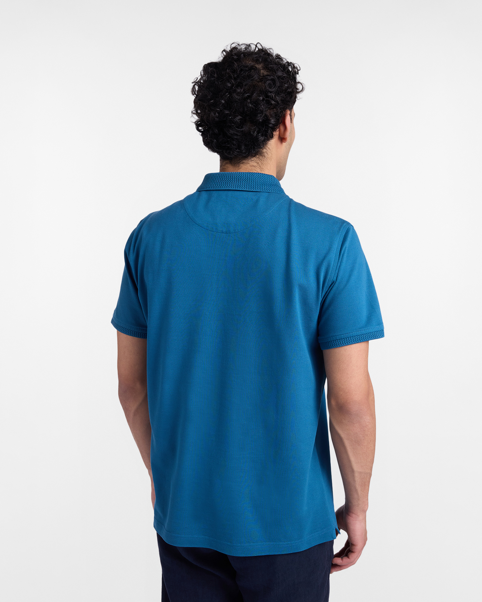 Zip-up polo shirt with 3D collar