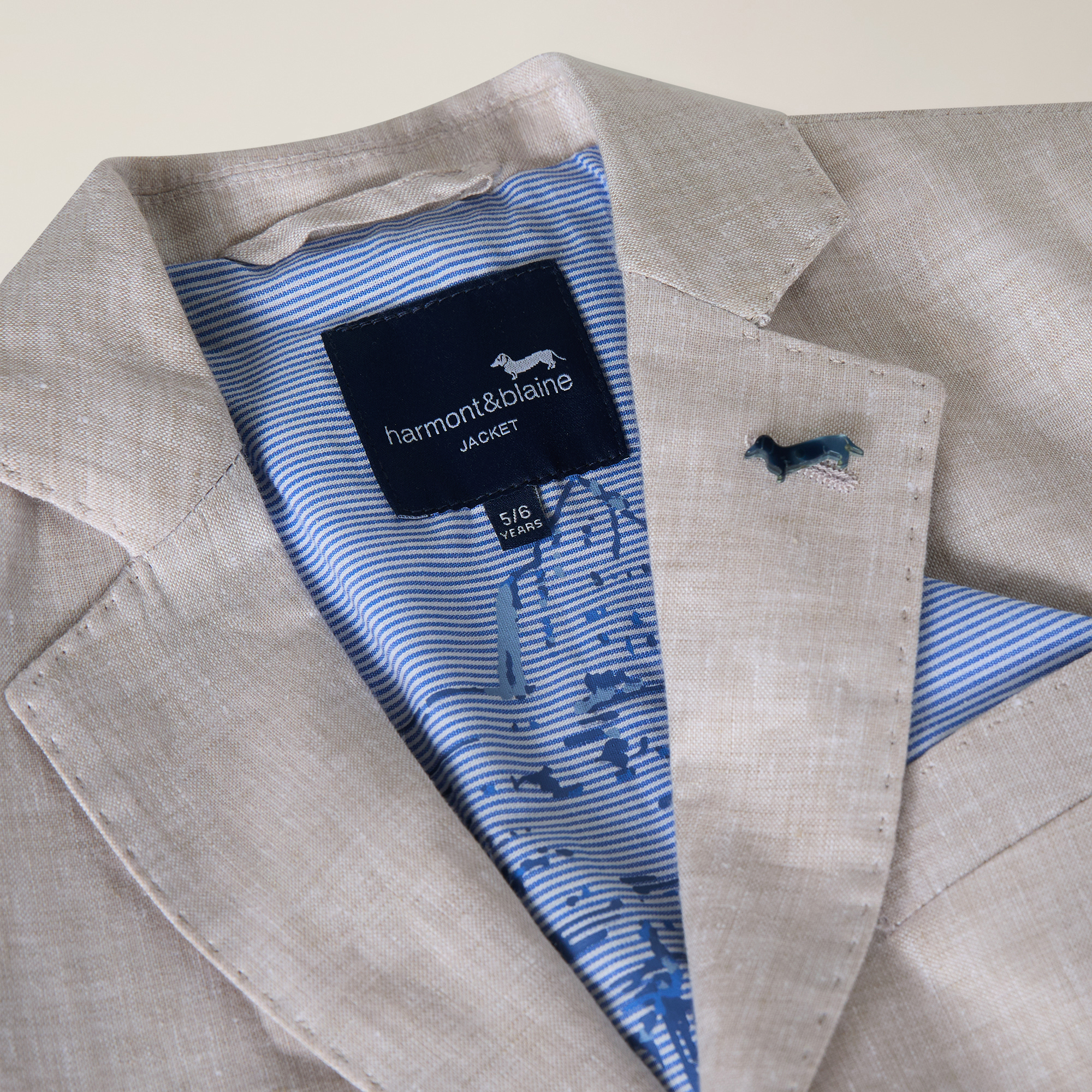 Linen jacket with dachshund pin, , large image number 2