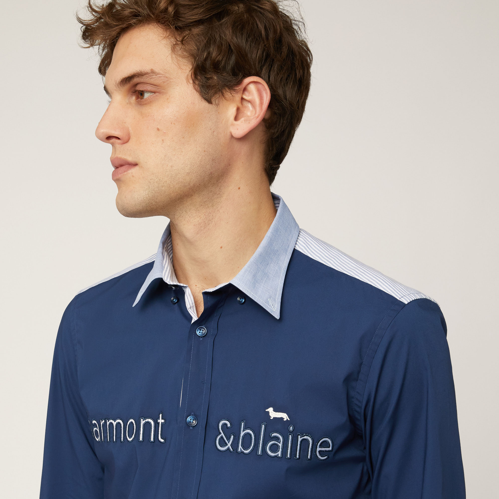 Camisa de algodón elástico con inscripción aplicada, Azul, large image number 2