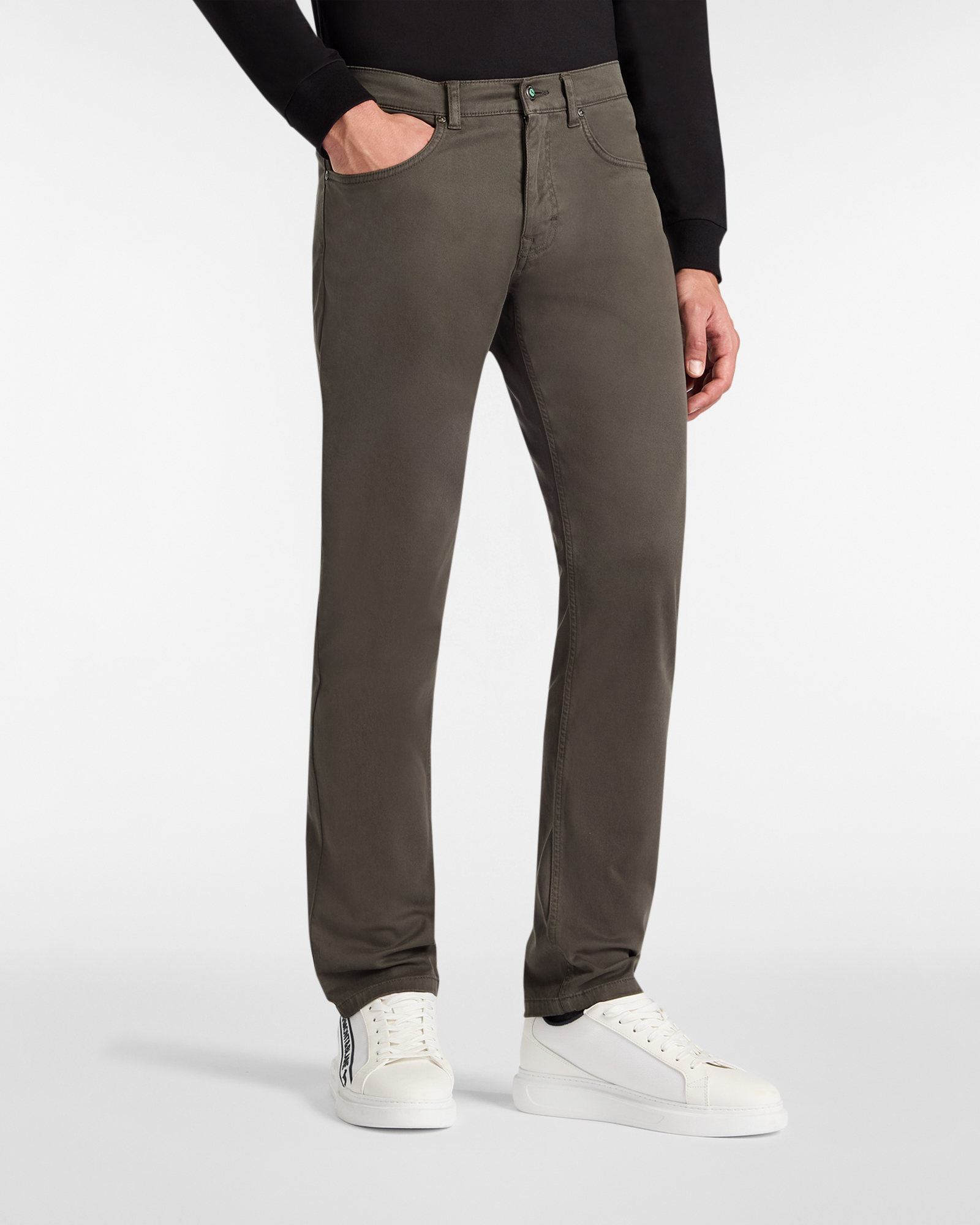Schmal geschnittene Hose mit fünf Taschen, Grün, large image number 0