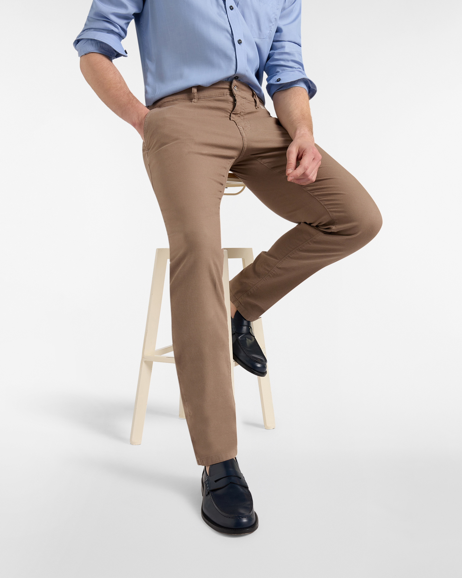 Men&rsquo;s narrow-fit Colorfive trousers