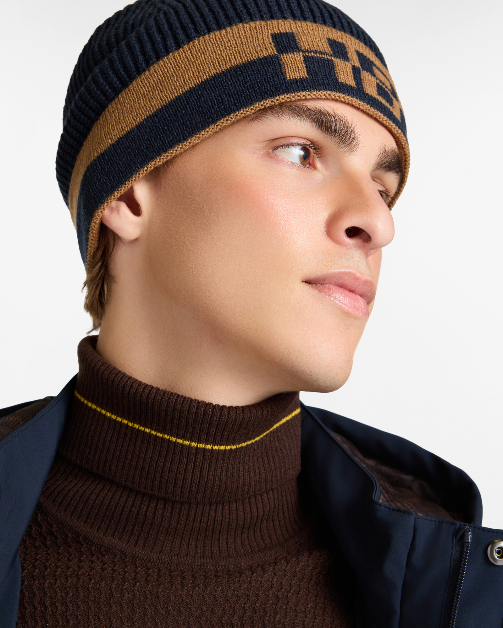 Cappello in Maglia con Maxi Logo a Contrasto