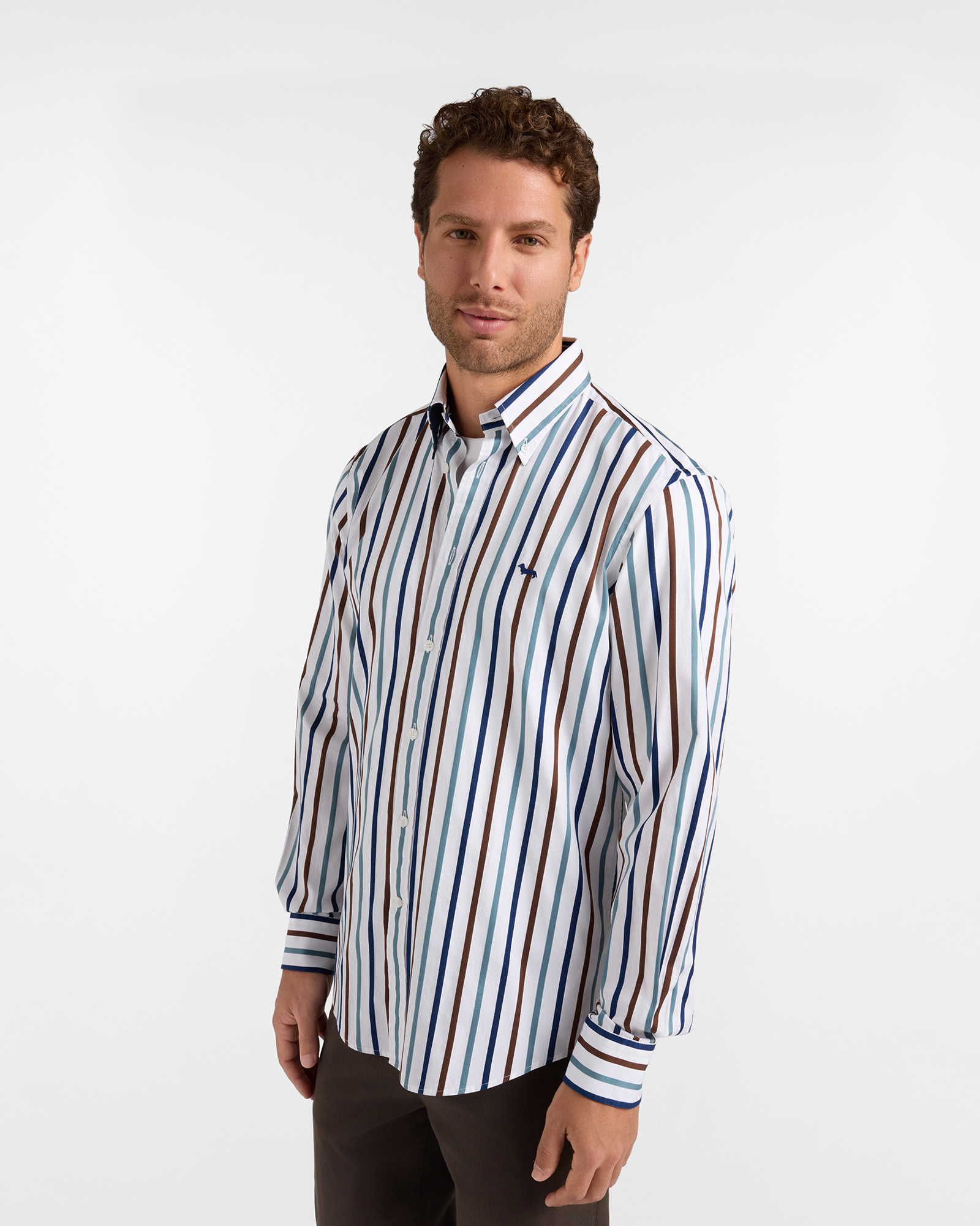 Men's regular-fit brown yarn-dyed poplin shirt with satin stripe