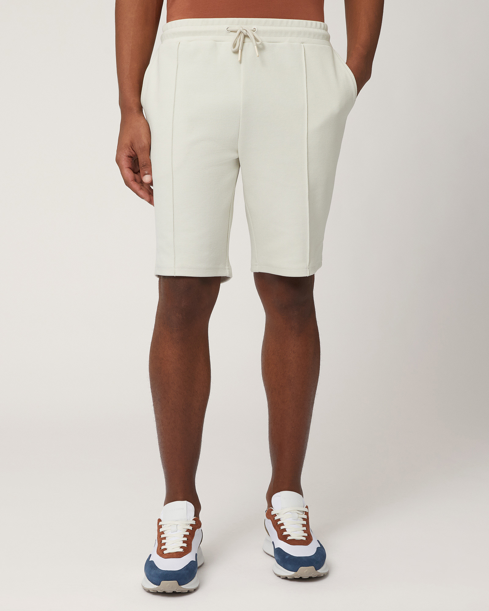 Bermudas con cordón y bolsillo trasero