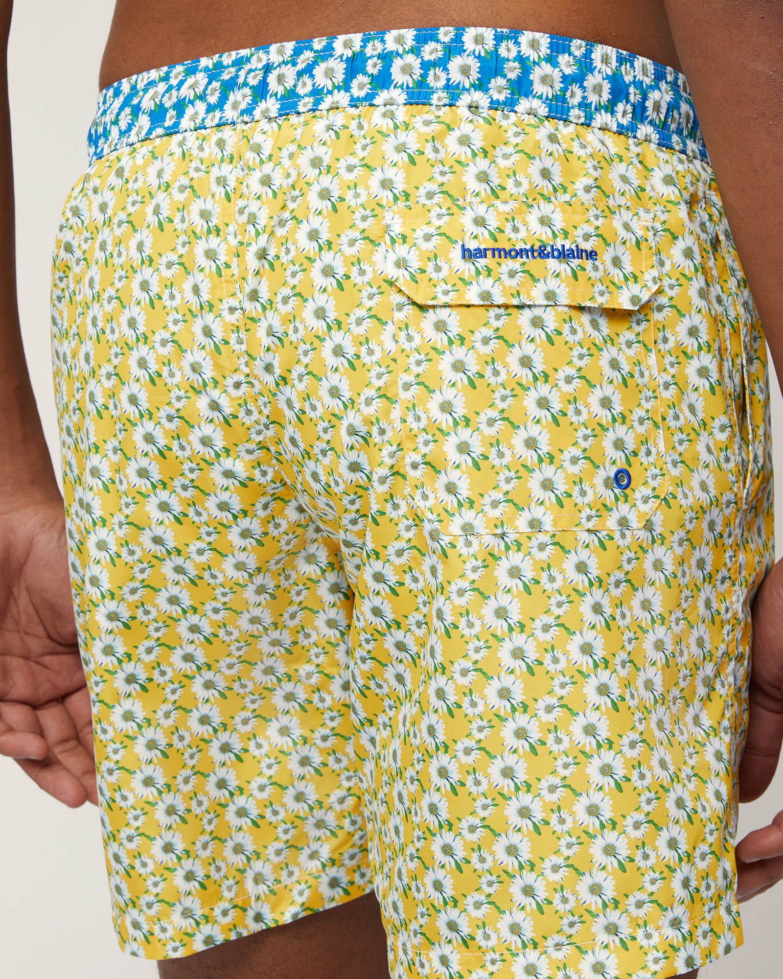 Badehose mit Gänseblümchen, , large image number 2