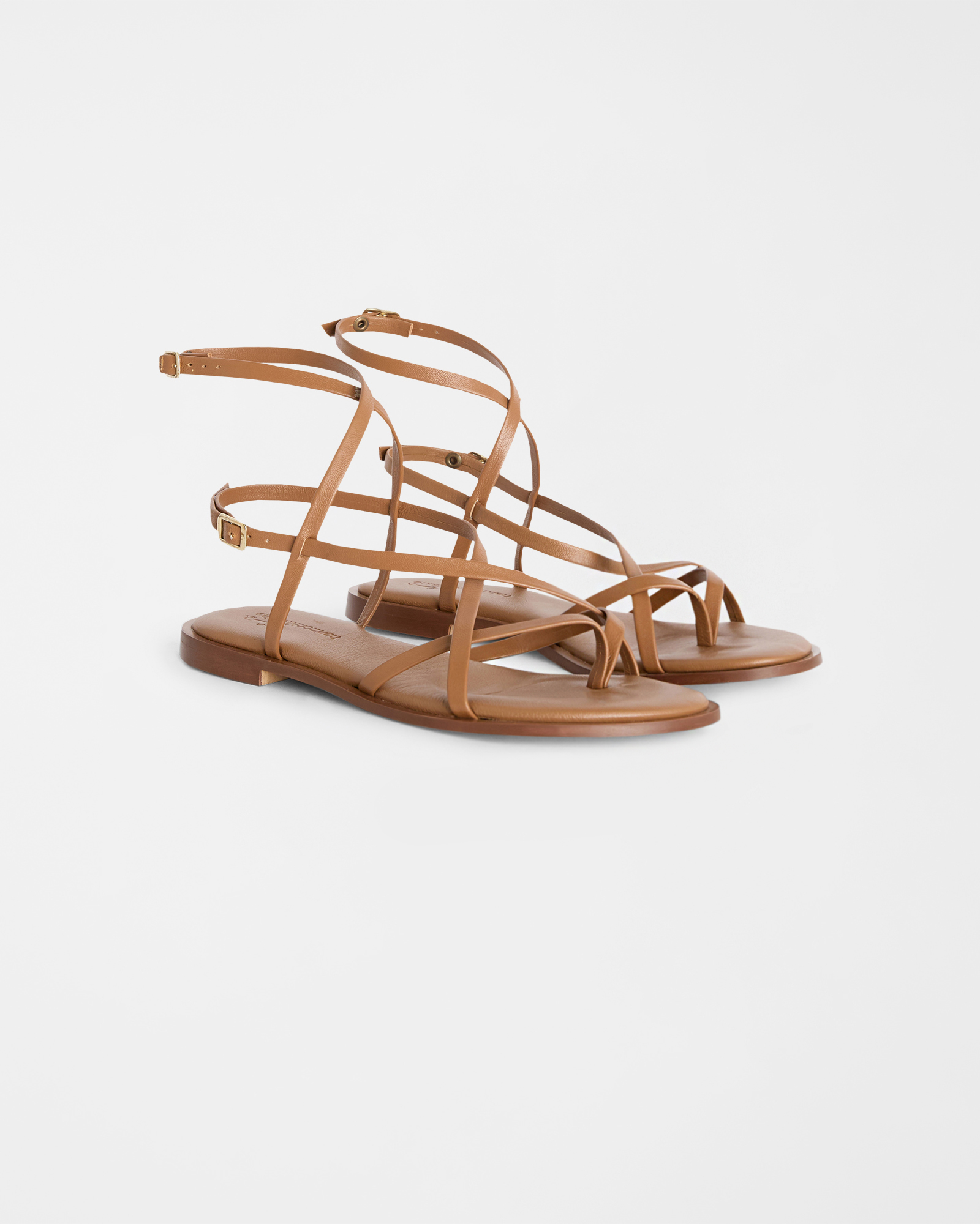 Low-heeled leather sandal