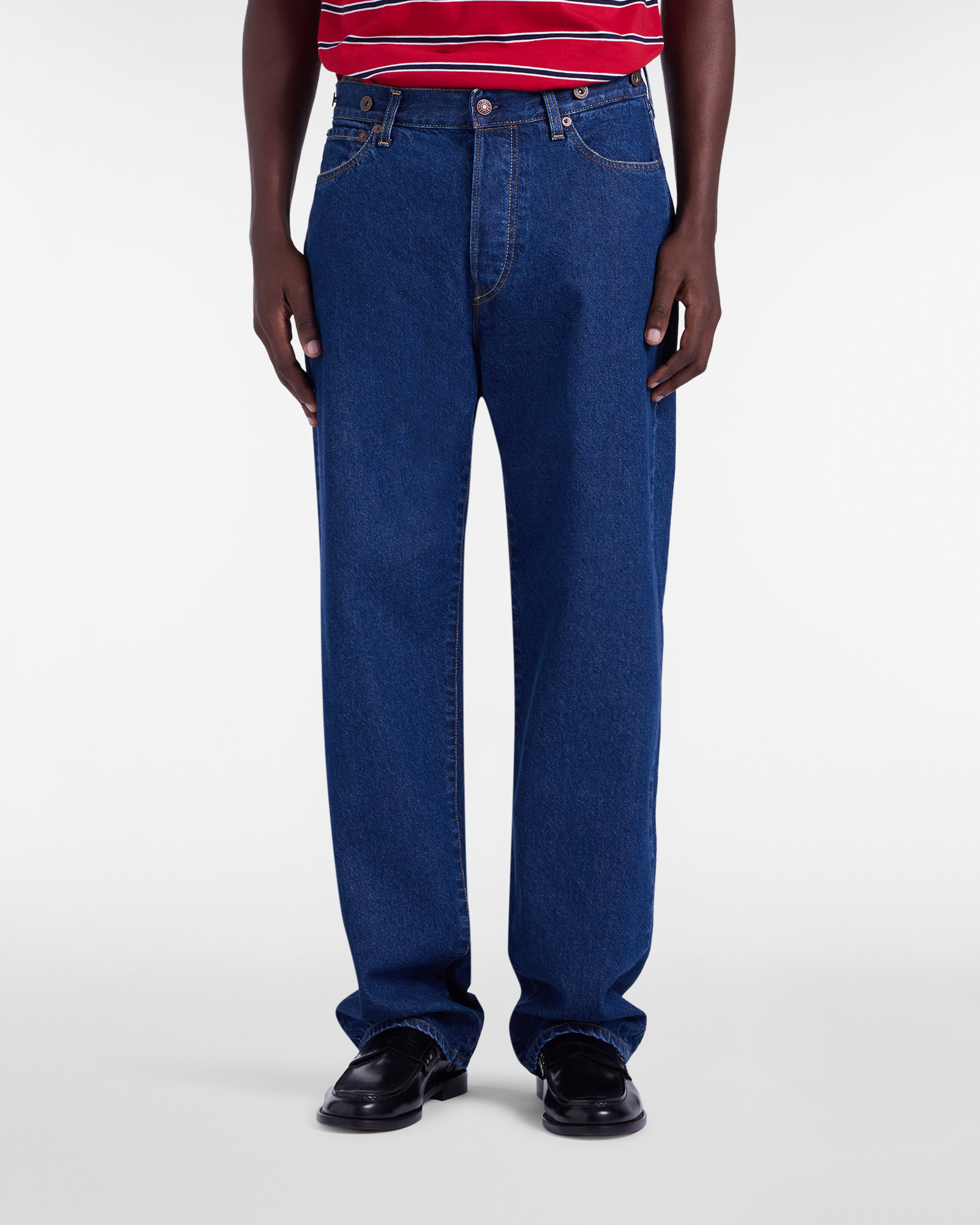 Vaqueros de hombre con cintur&oacute;n