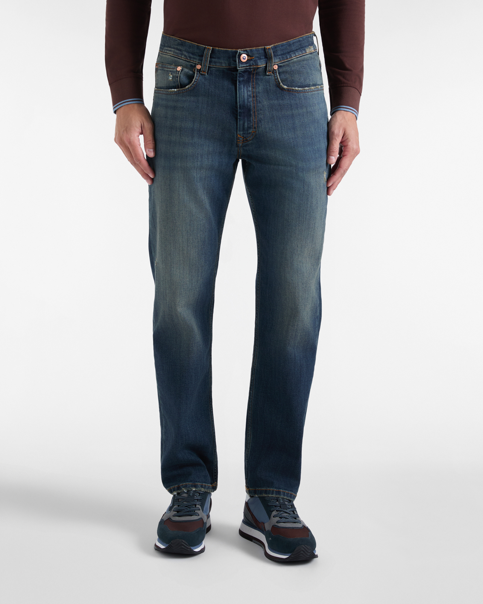 Men&rsquo;s Regular Fit 5-Pocket Jeans in washed blue denim