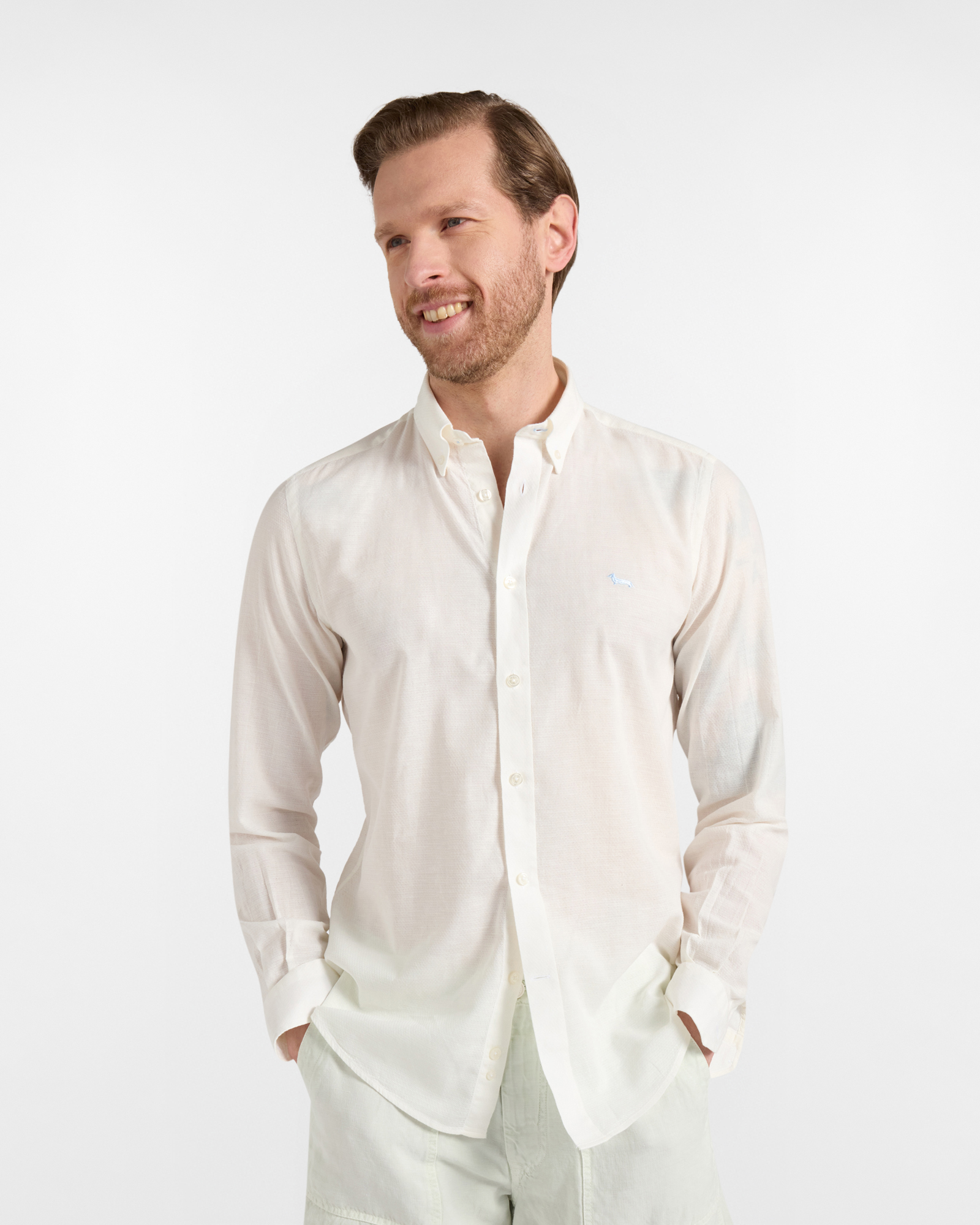 Men&rsquo;s narrow-fit solid color shirt
