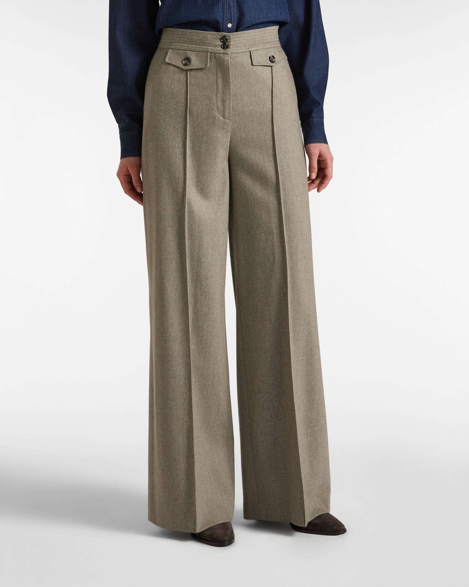 Damenhose mit hoher Taille aus der Capsule-Kollektion &bdquo;Qualit&agrave; a Colori&ldquo; in Beige