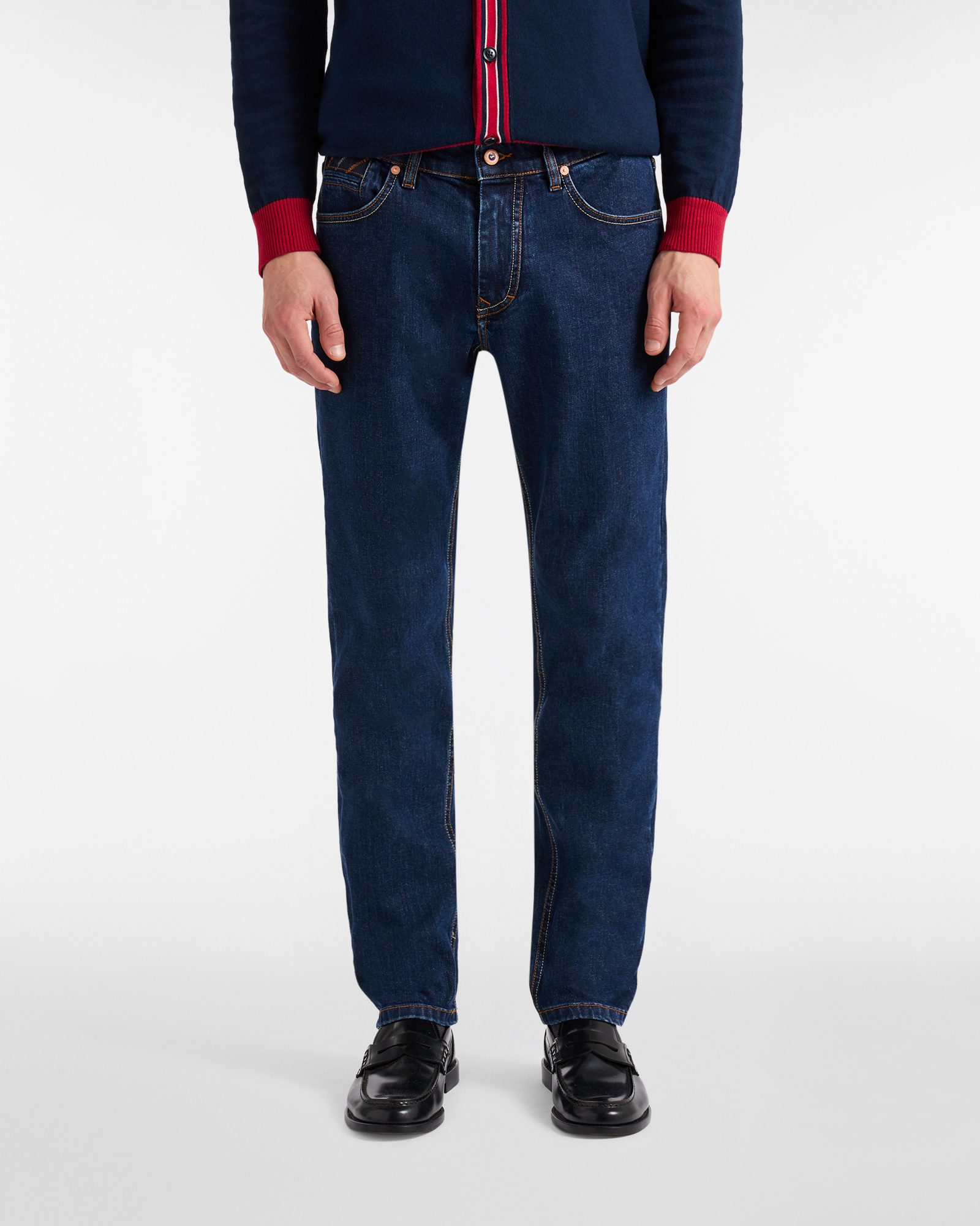 Jeans with personalized inserts