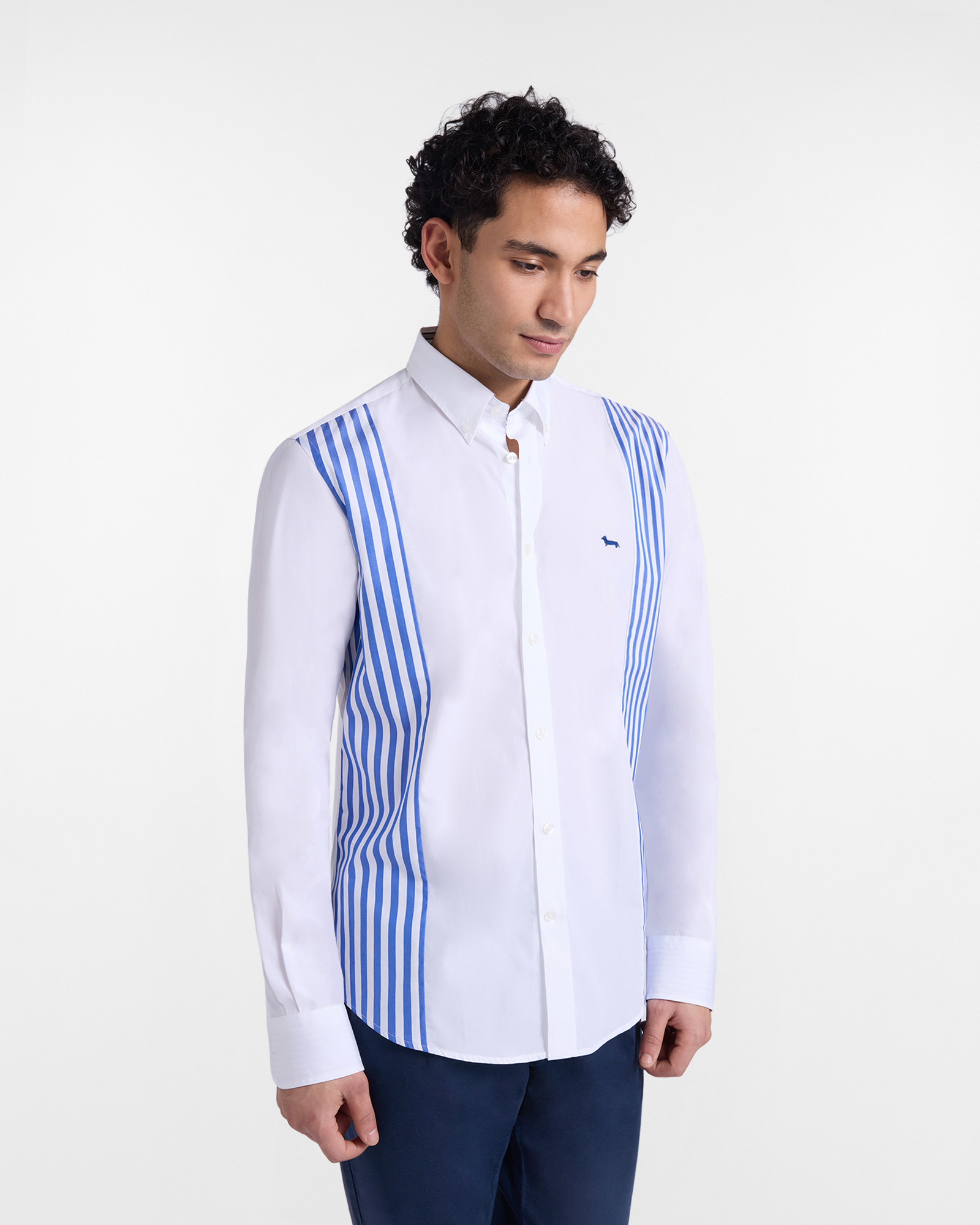 Camisa de hombre 100% algod&oacute;n con rayas en contraste y corte recto