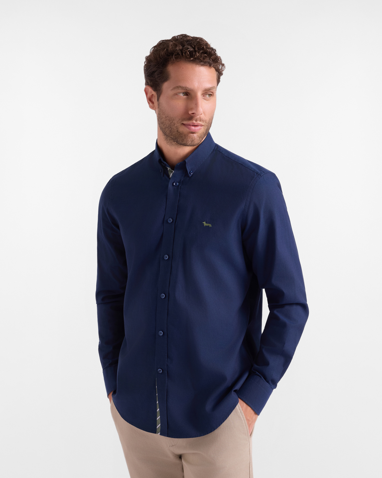 Men's regular-fit dark blue Oxford shirt with regimental placket