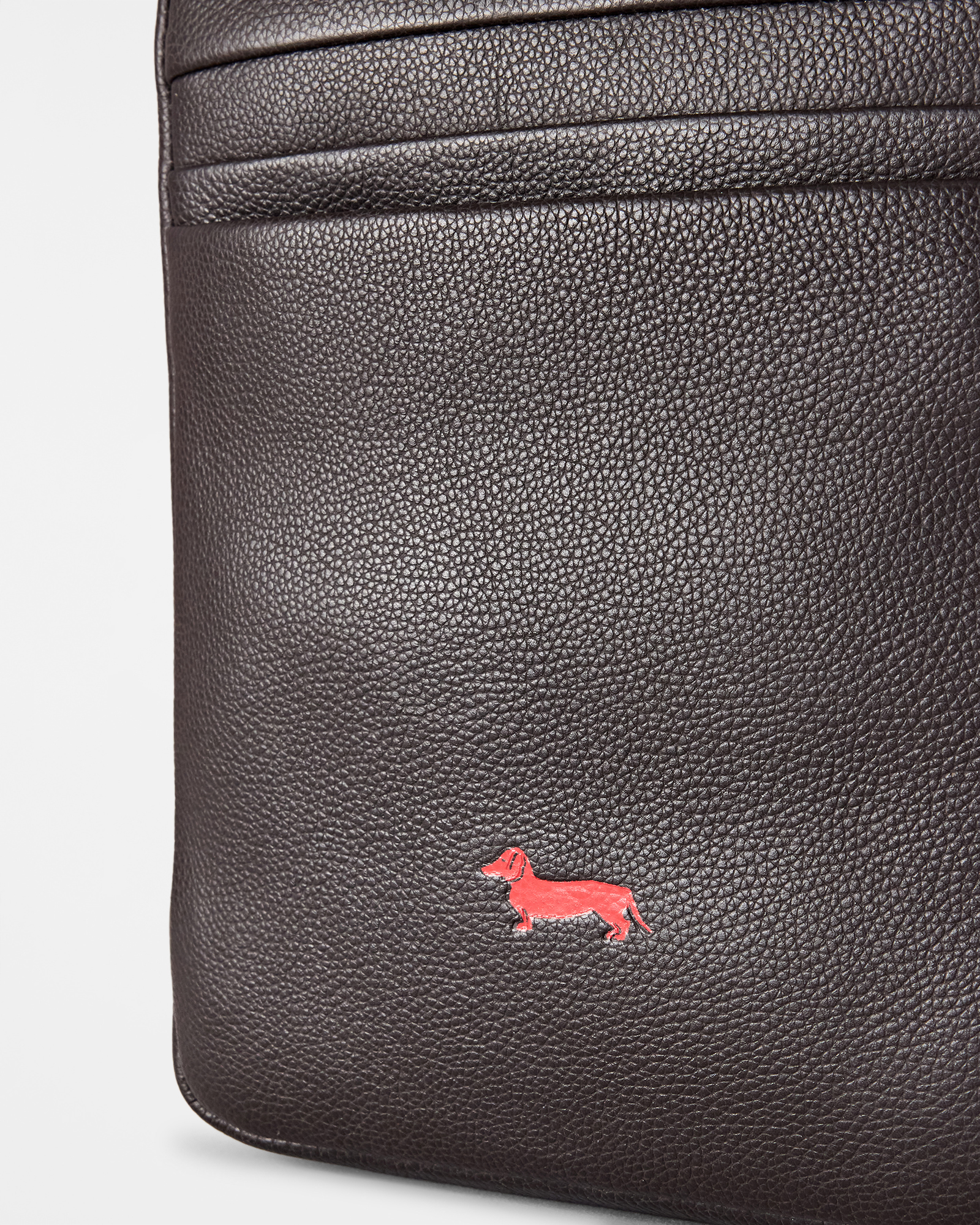 Men&rsquo;s small reporter bag in genuine dark oak leather, DARK OAK, large image number 2