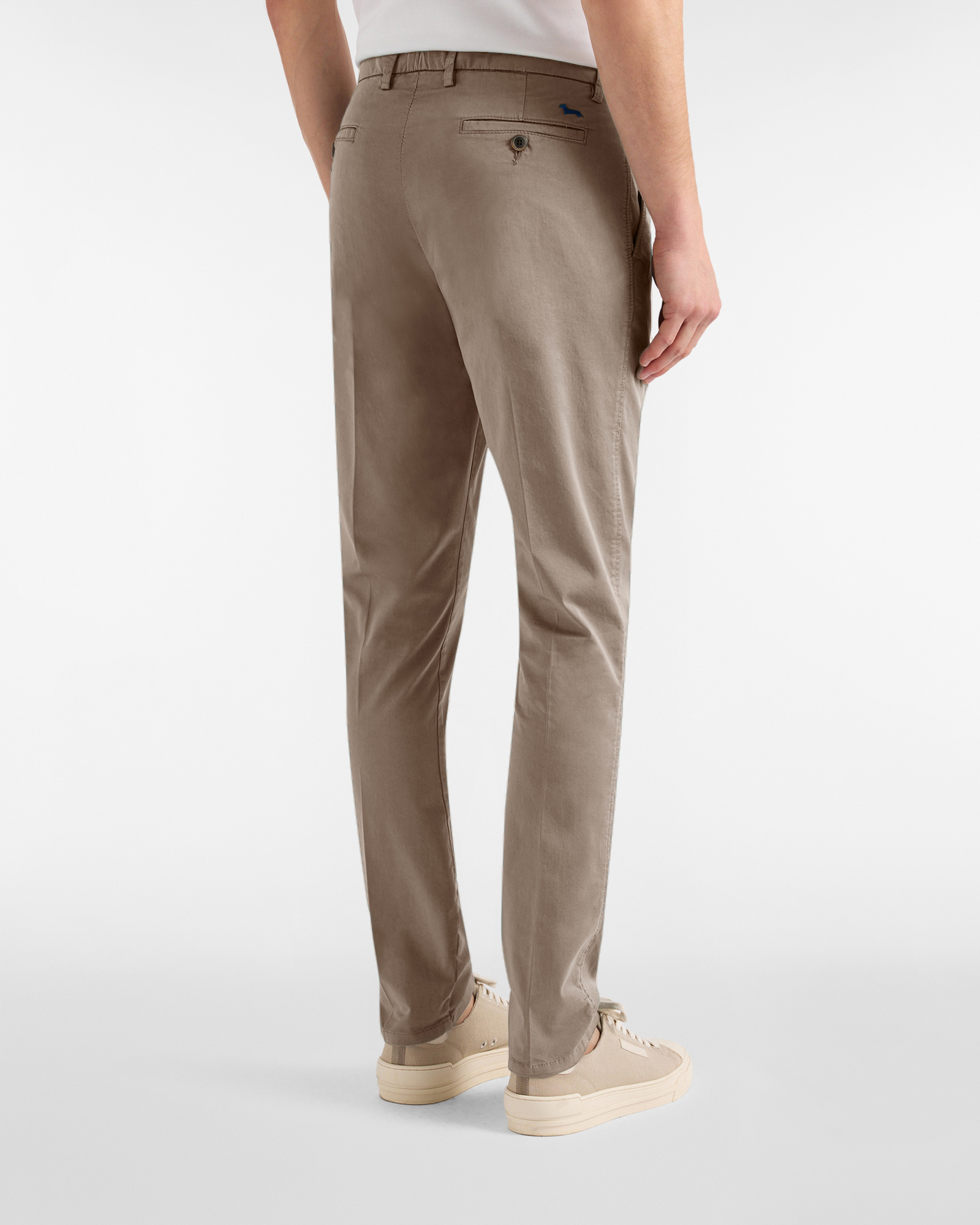 Men's narrow-fit basic chino trousers