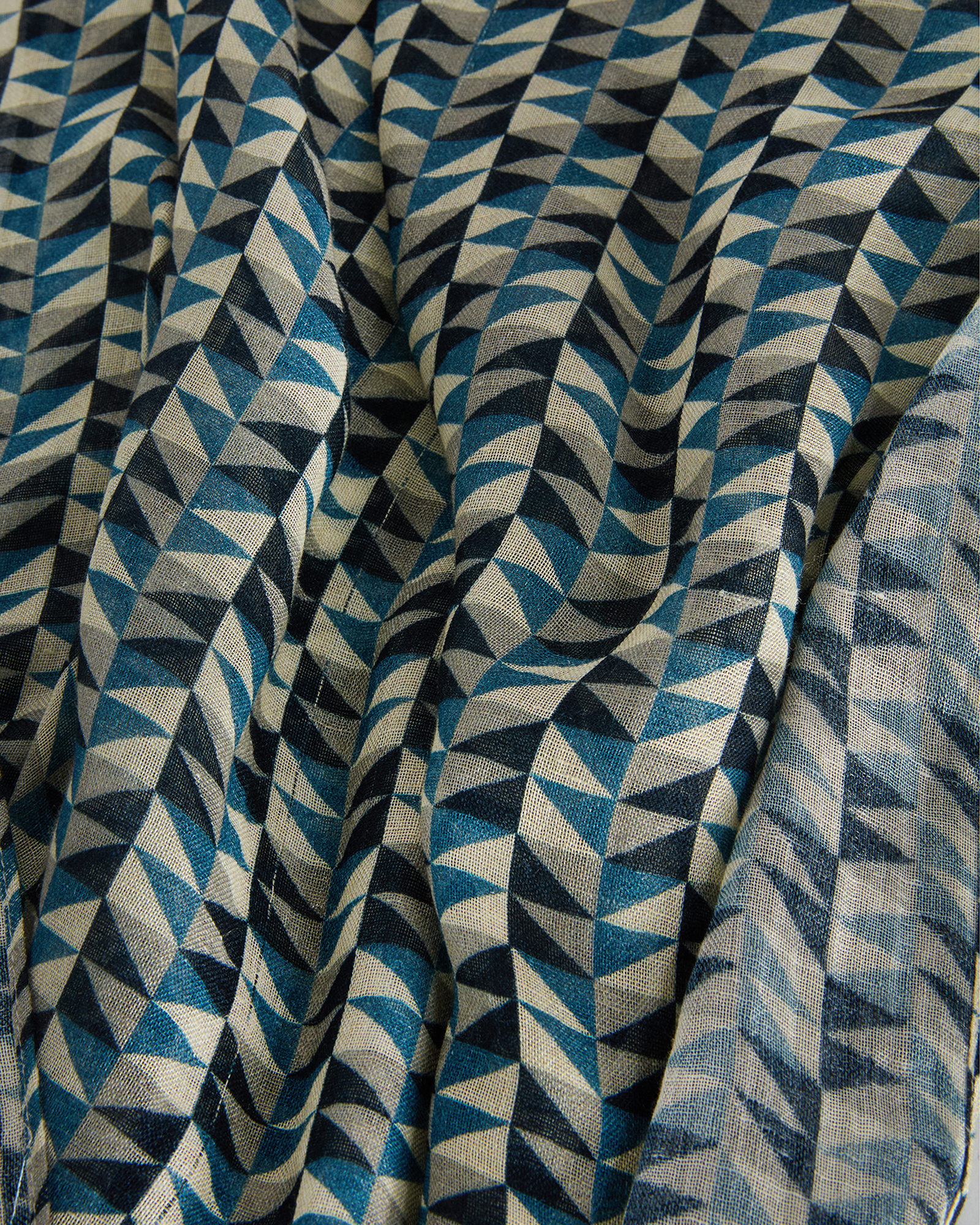 Scarf with geometric print