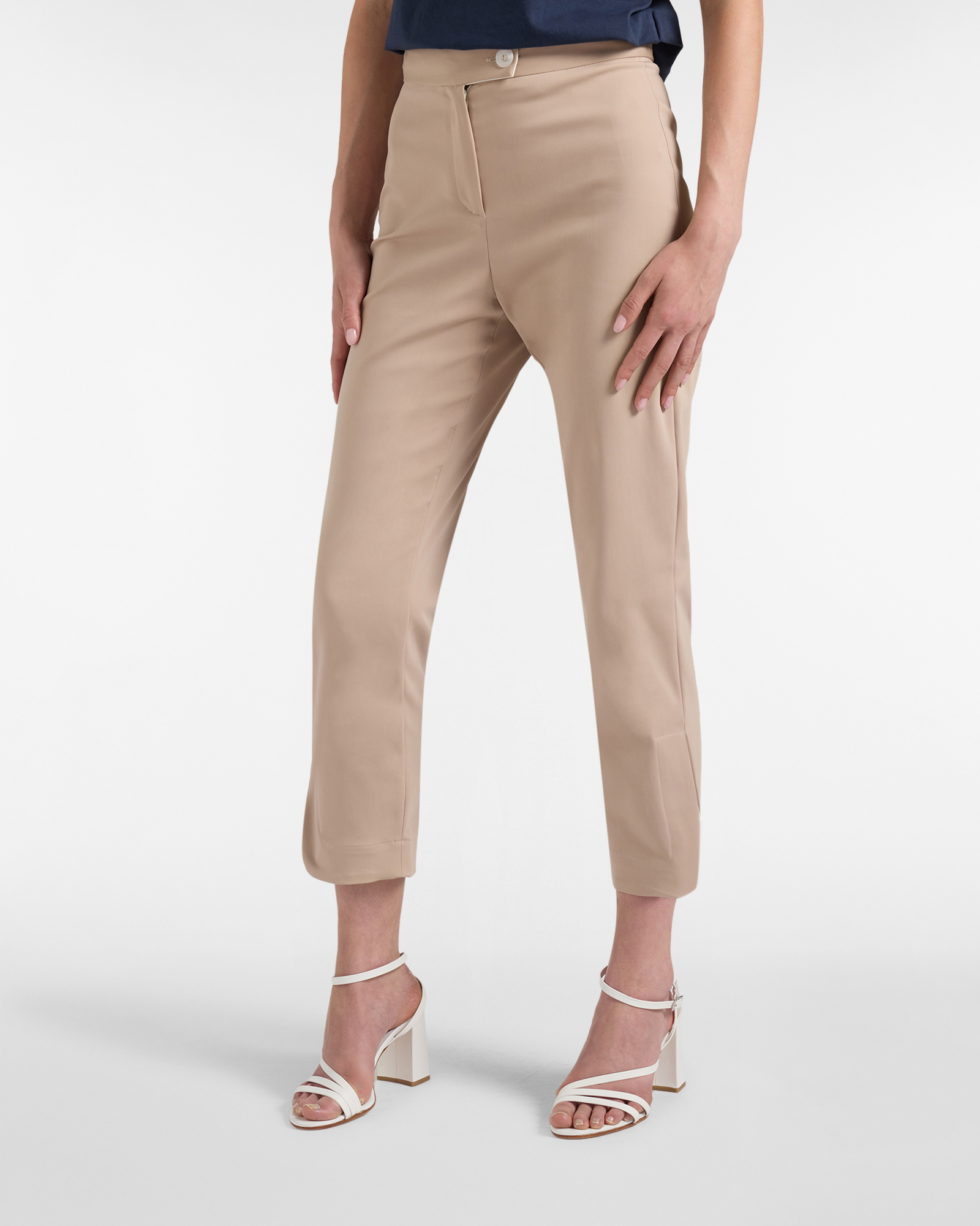 Women's slim pants with slits at the bottom