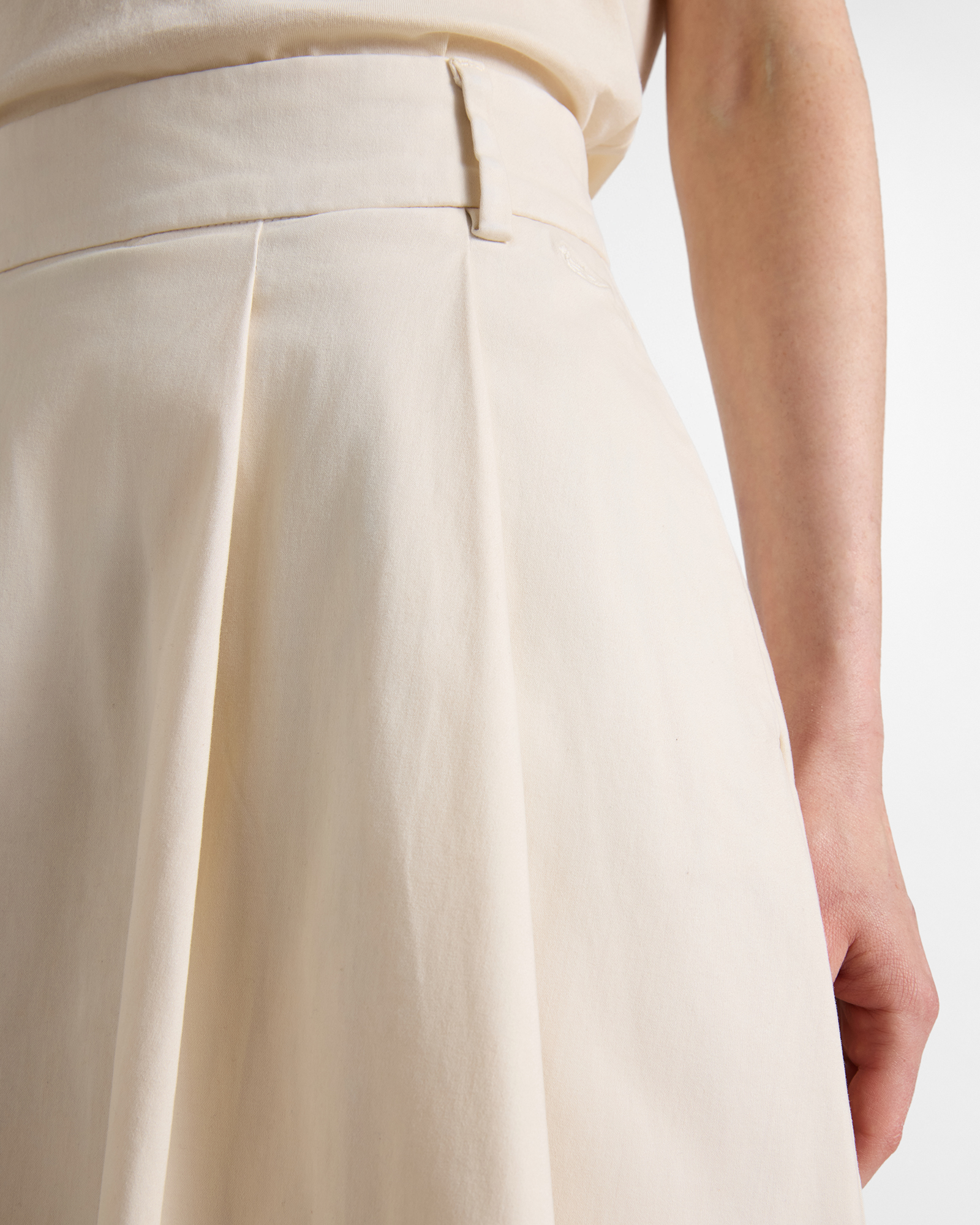 Women&rsquo;s stretch cotton satin skirt with pleats and a high waist, TAUPE, large