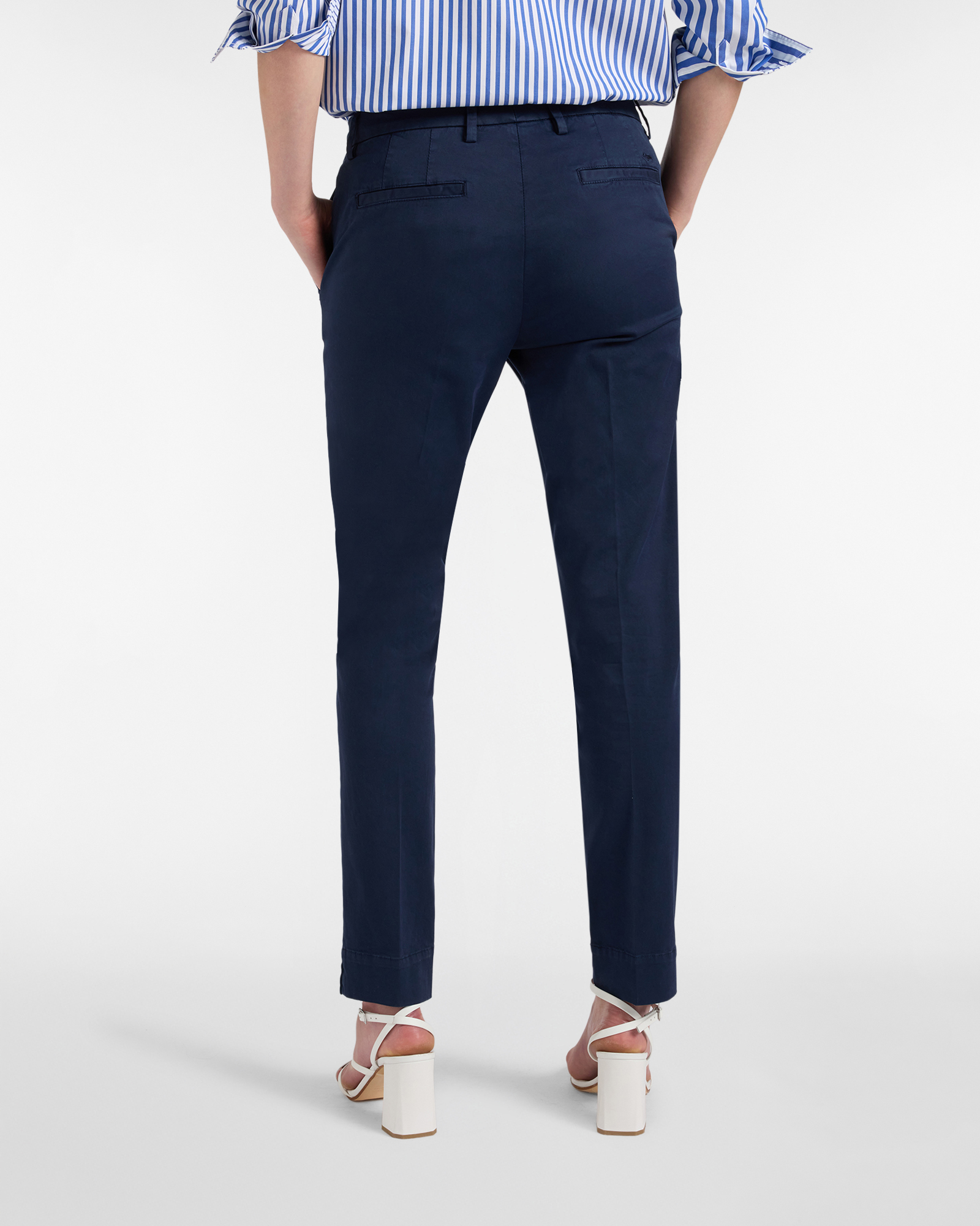 Women's slim-fit pants with slant pocket