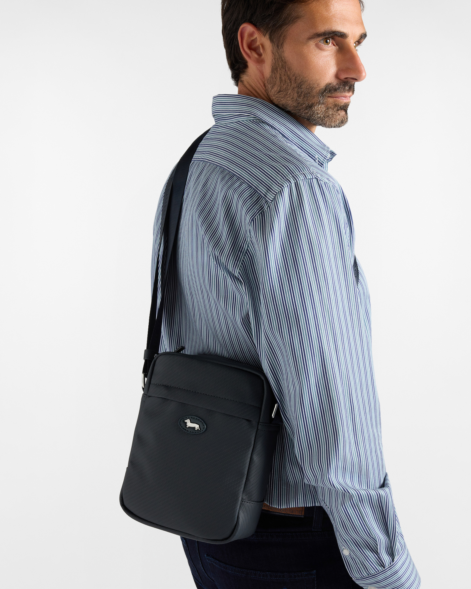 Men's dark blue reporter bag