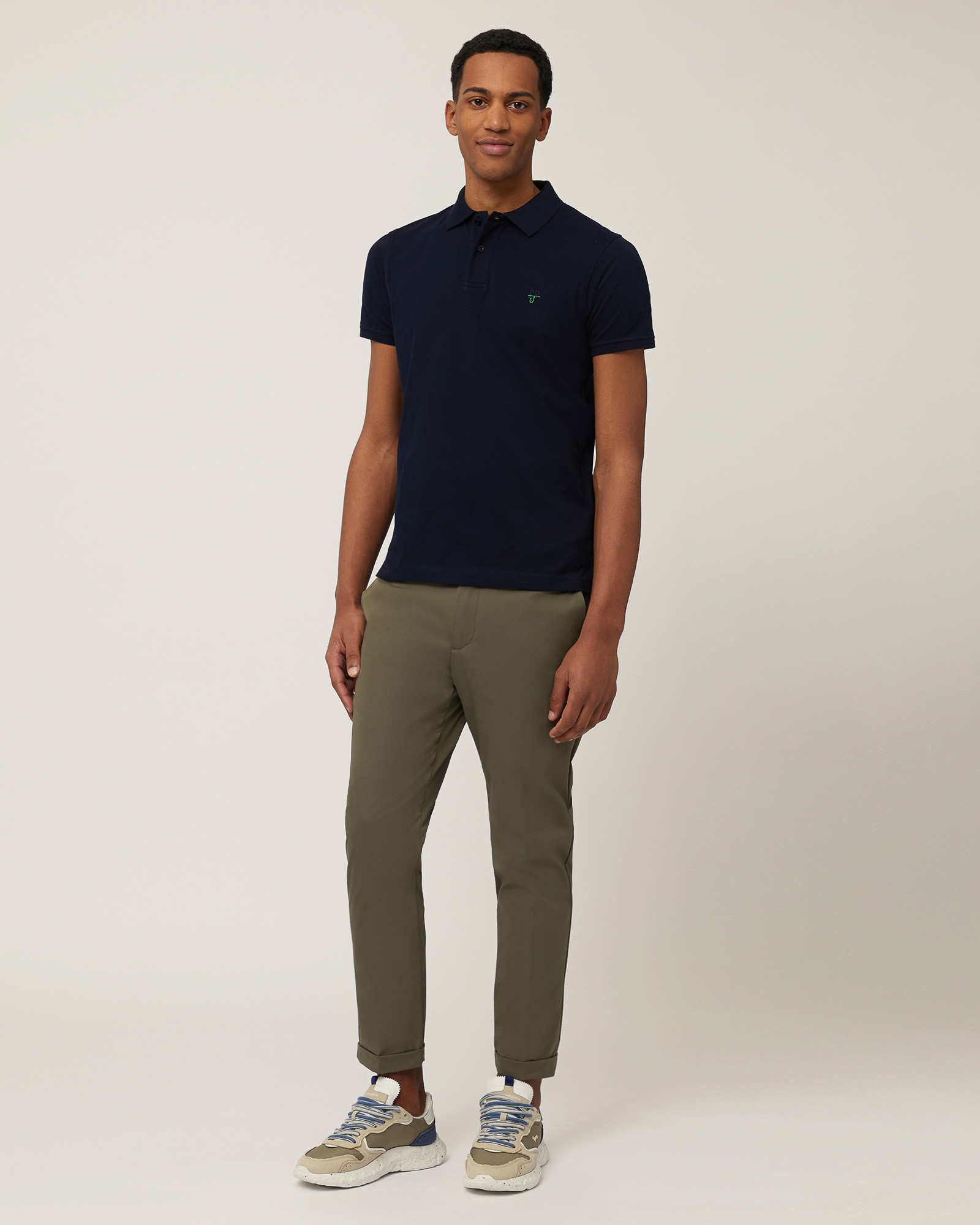 Pantalon chino à pinces, Vert militaire, large image number 3