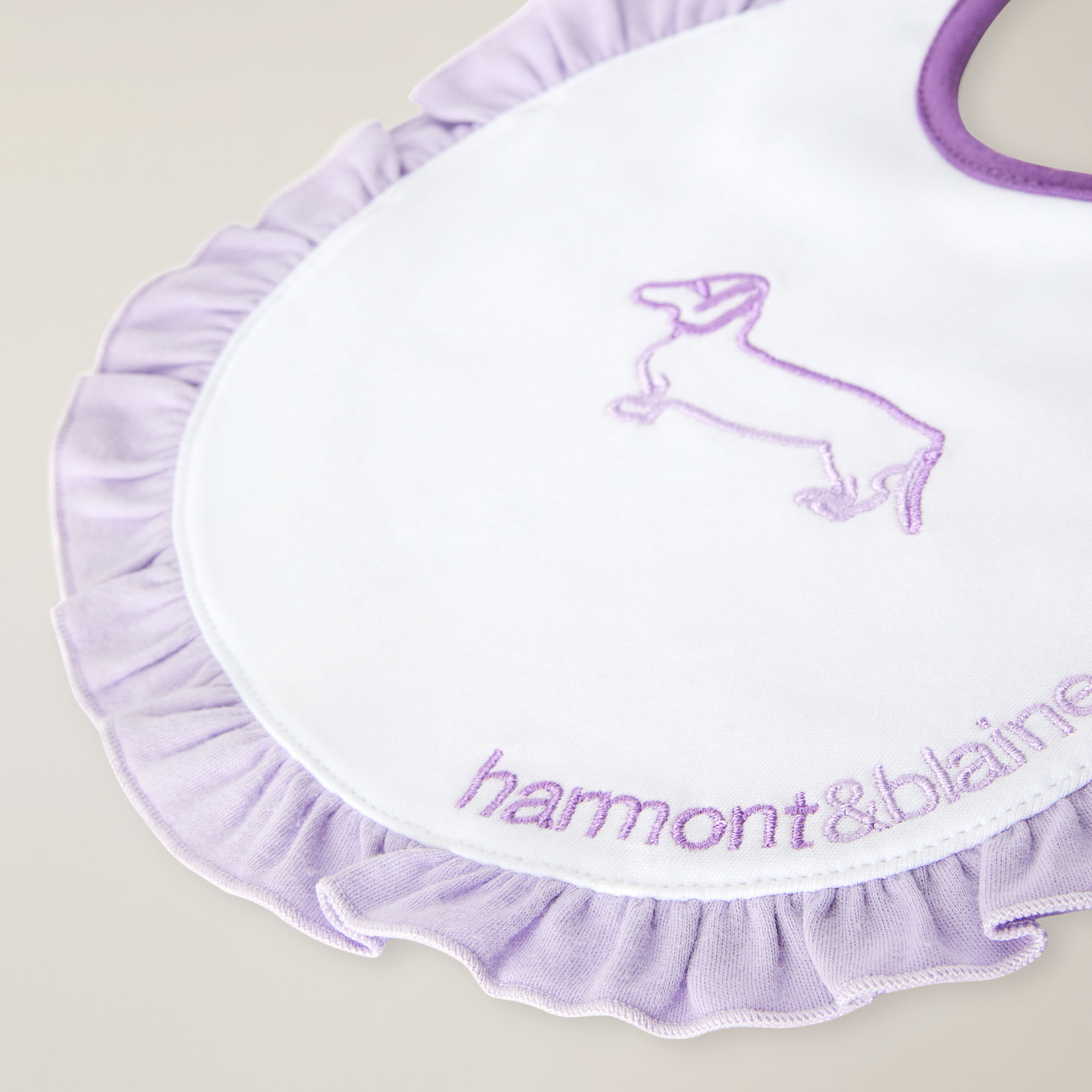Bib with ruffles, Lilla, large image number 1