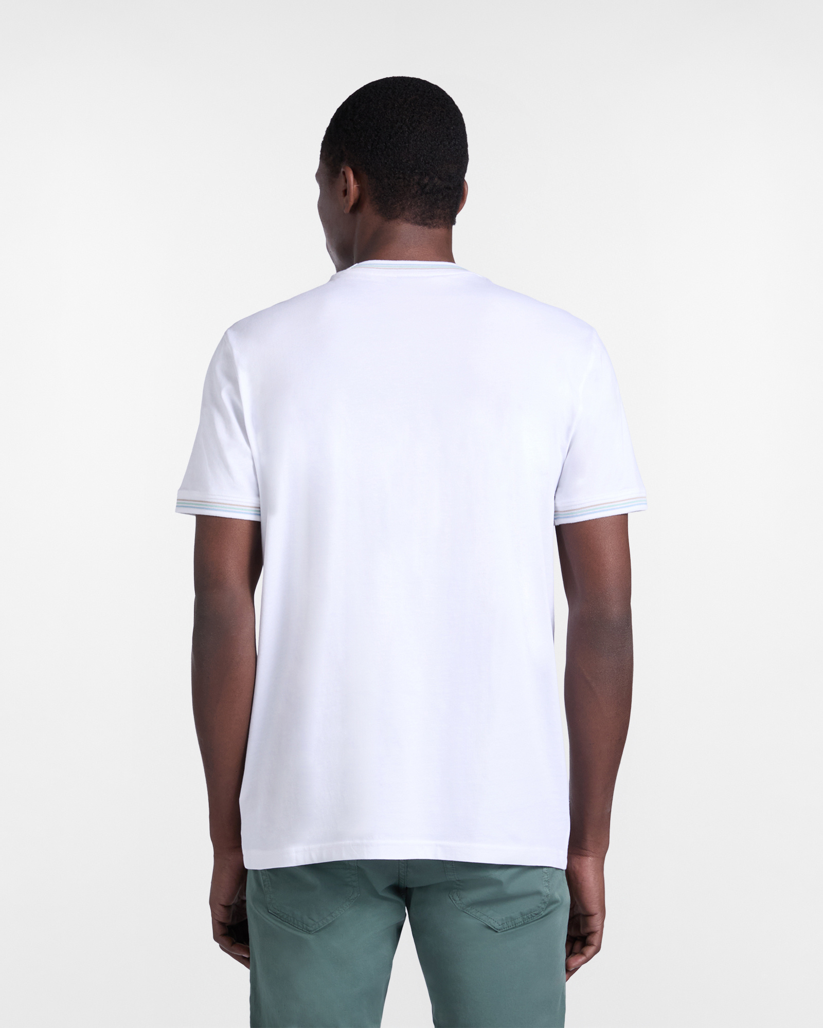 T-shirt &agrave; col et bordures ray&eacute;s pour homme