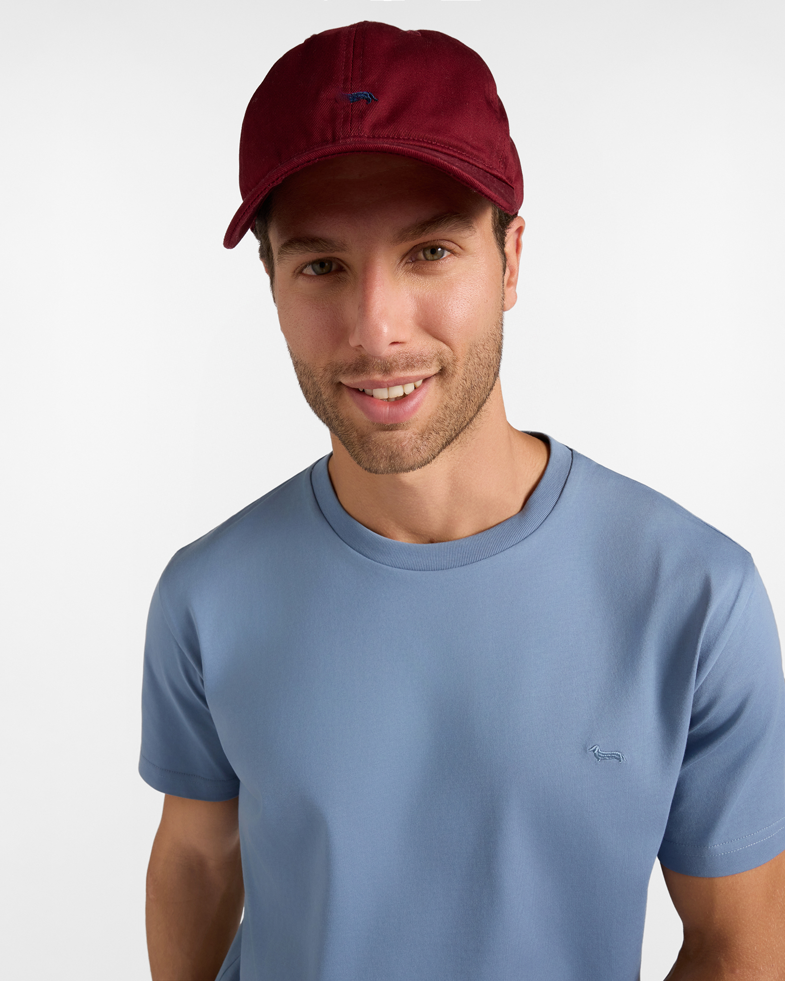 Men's baseball cap in red cotton twill with embroidered dachshund