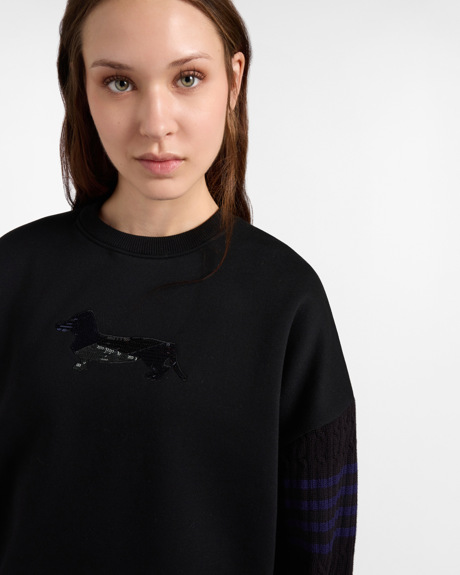 Women&rsquo;s oversized sweatshirt with knitted sleeves, BLACK, large