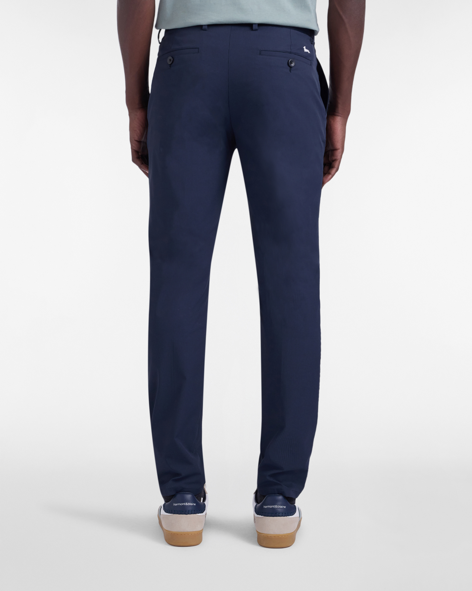 Men's narrow-fit chino pants in technical fabric