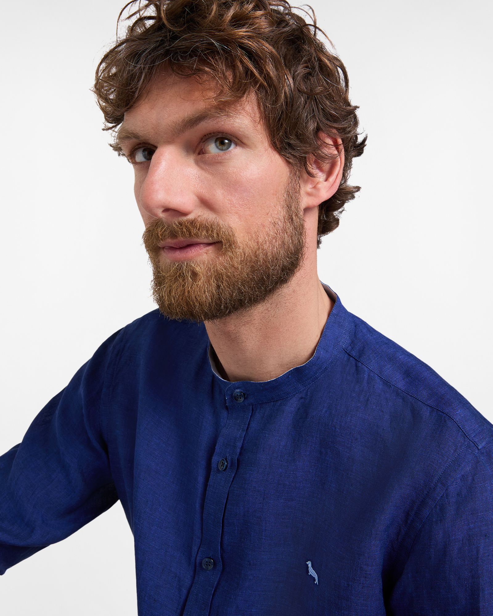 Linen shirt with mandarin collar