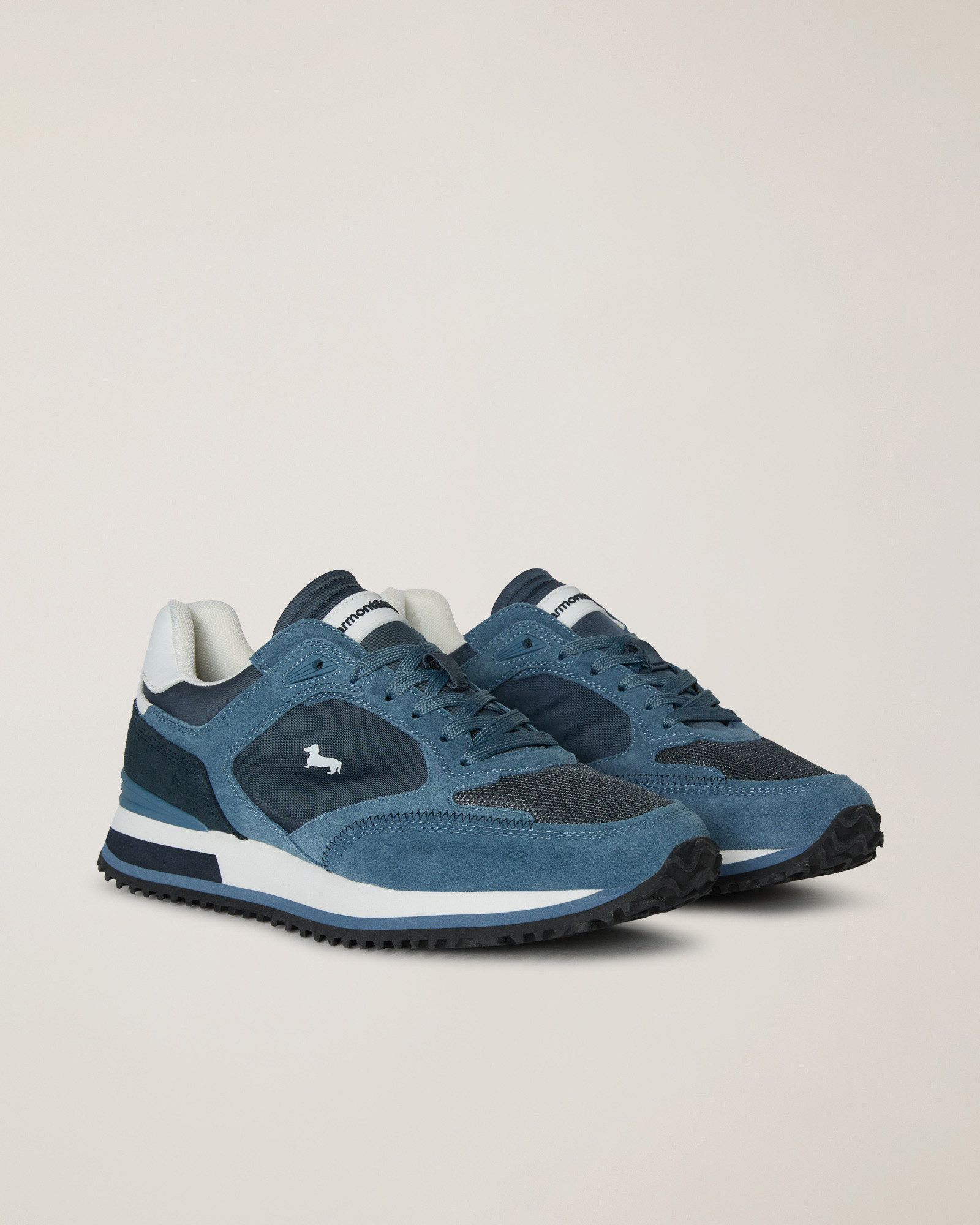 Mixed-material and colors sneaker