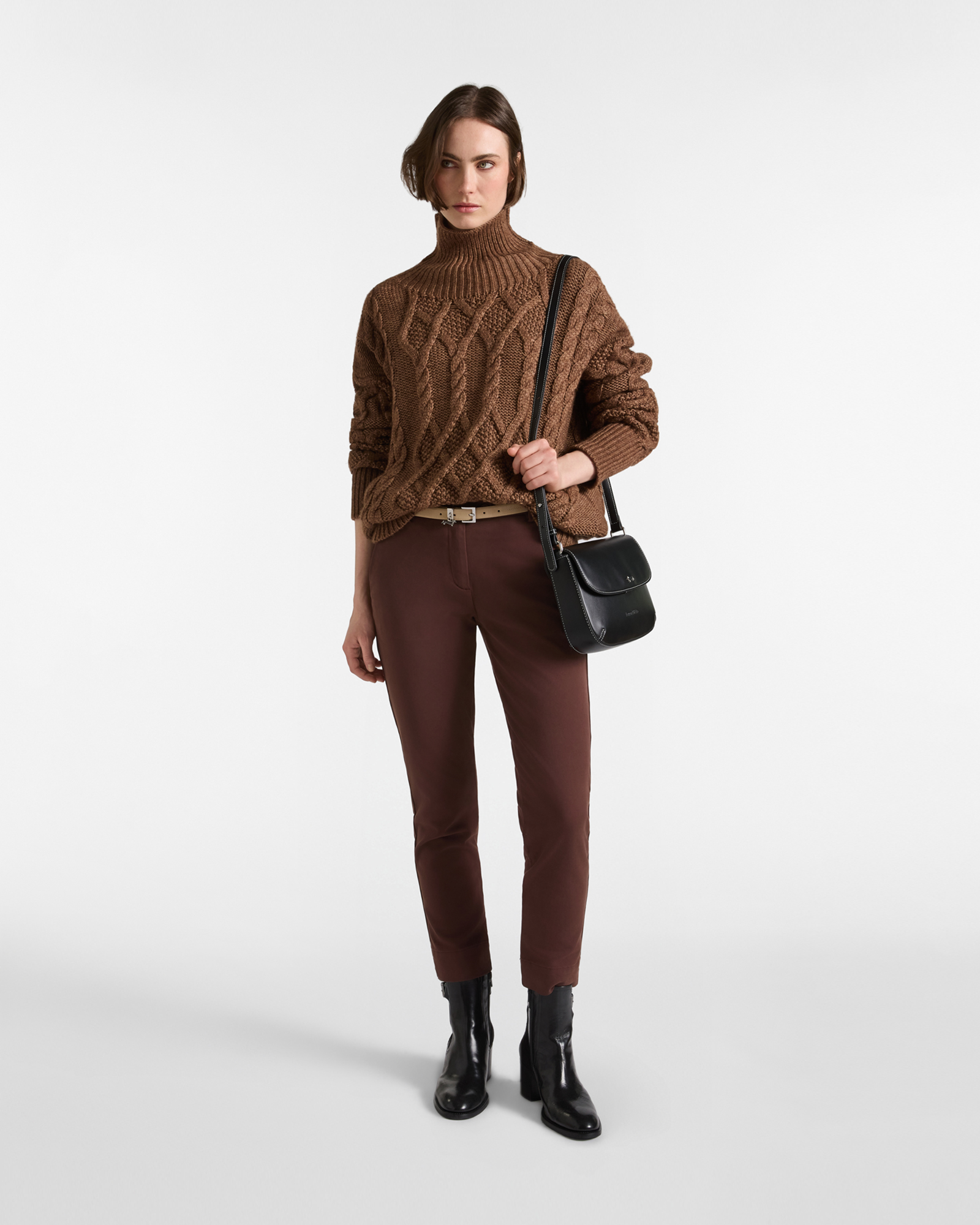 Women&rsquo;s slim-fit stretch cotton trousers, DARK BROWN, large image number 3