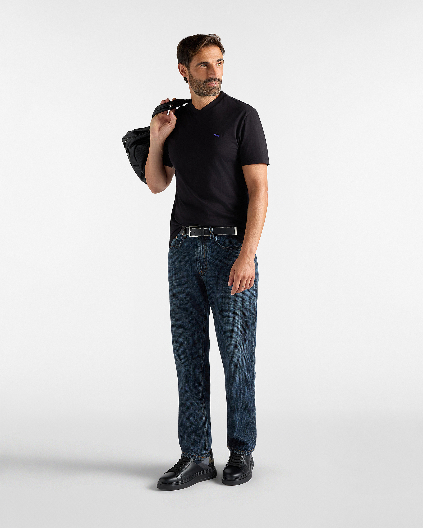Men's regular-fit V-neck T-shirt in 100% pure cotton, BLACK, large image number 3