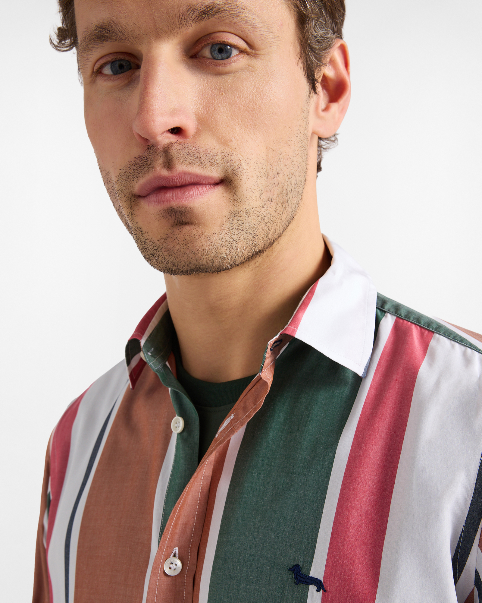 Chemise &agrave; larges rayures coupe classique