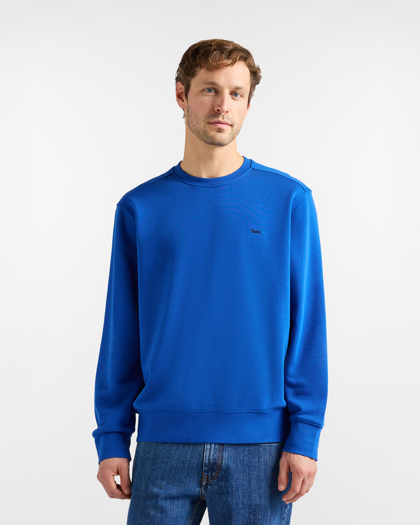 Sudadera b&aacute;sica de cuello redondo.